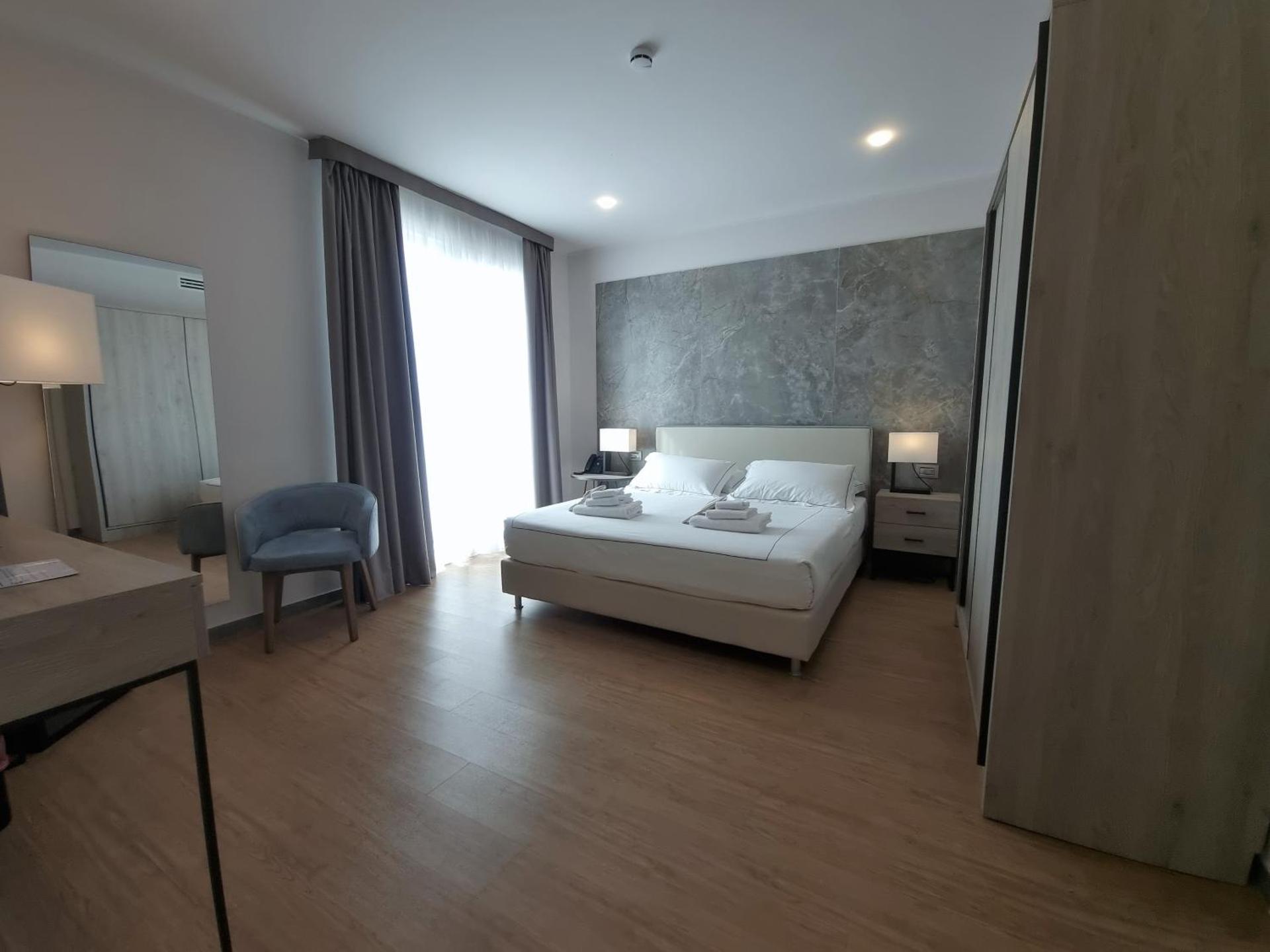 Hotel Byron - Photo 44