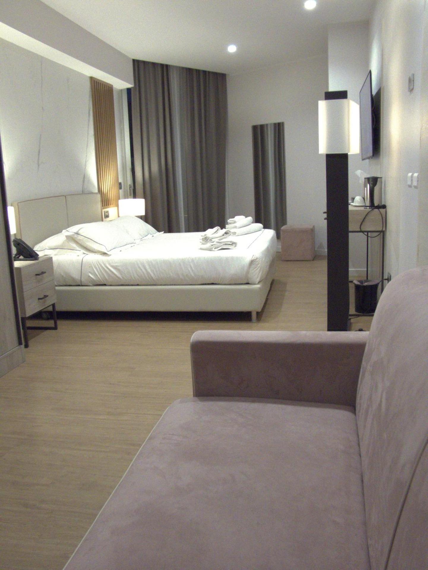 Hotel Byron - Photo 30