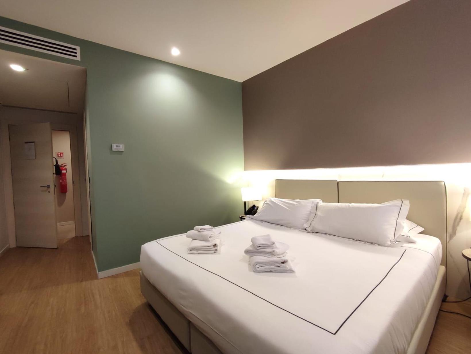 Hotel Byron - Photo 41