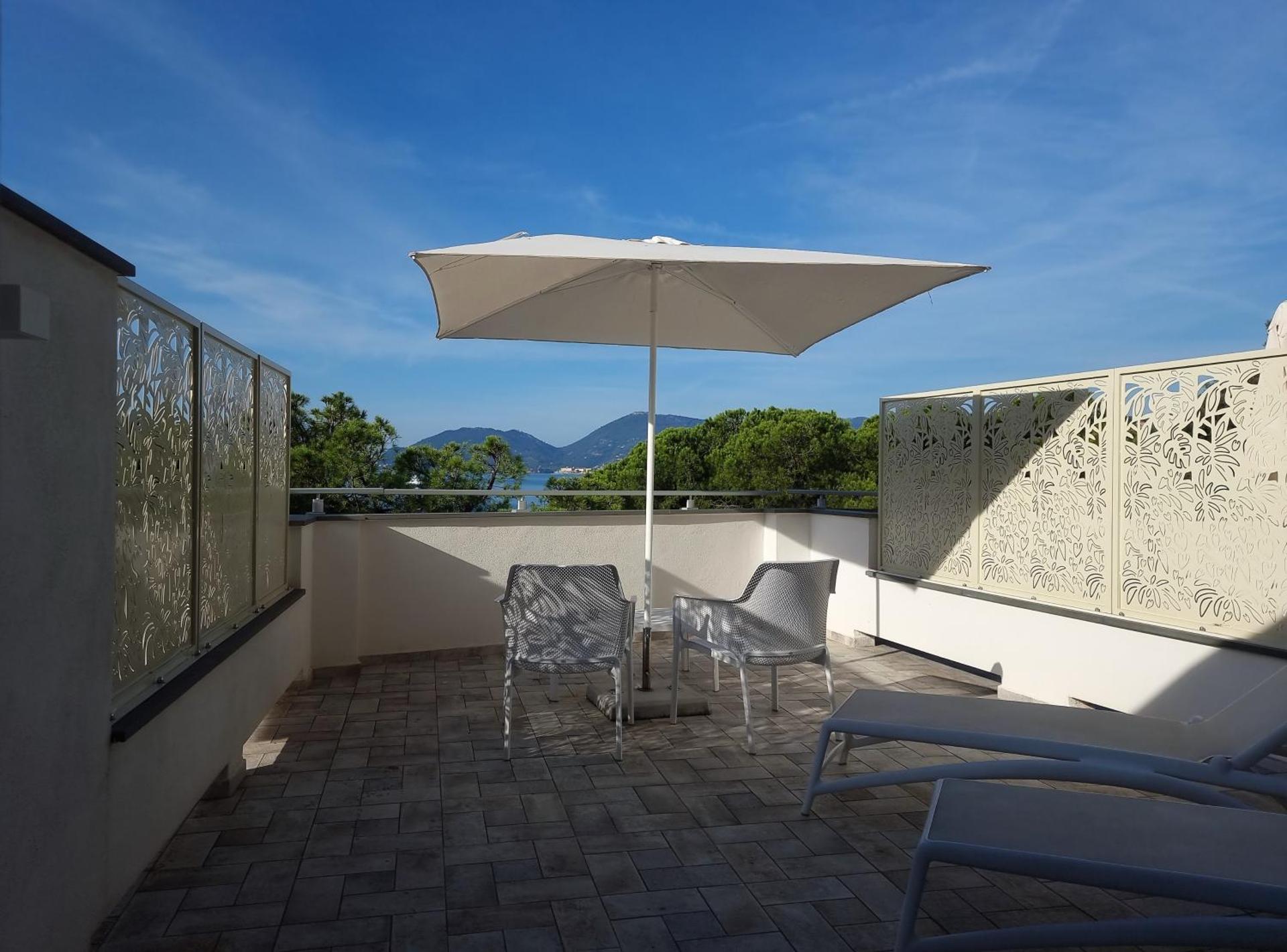 Hotel Byron - Photo 19