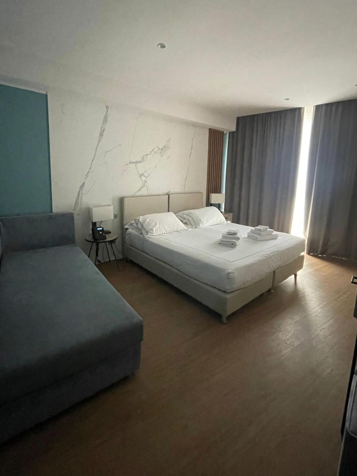 Hotel Byron - Photo 28