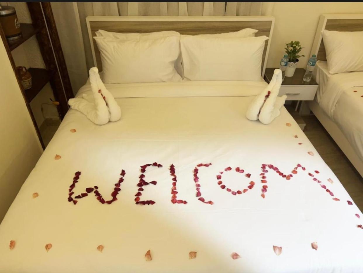 Lyra Pyramids Inn - Photo 34