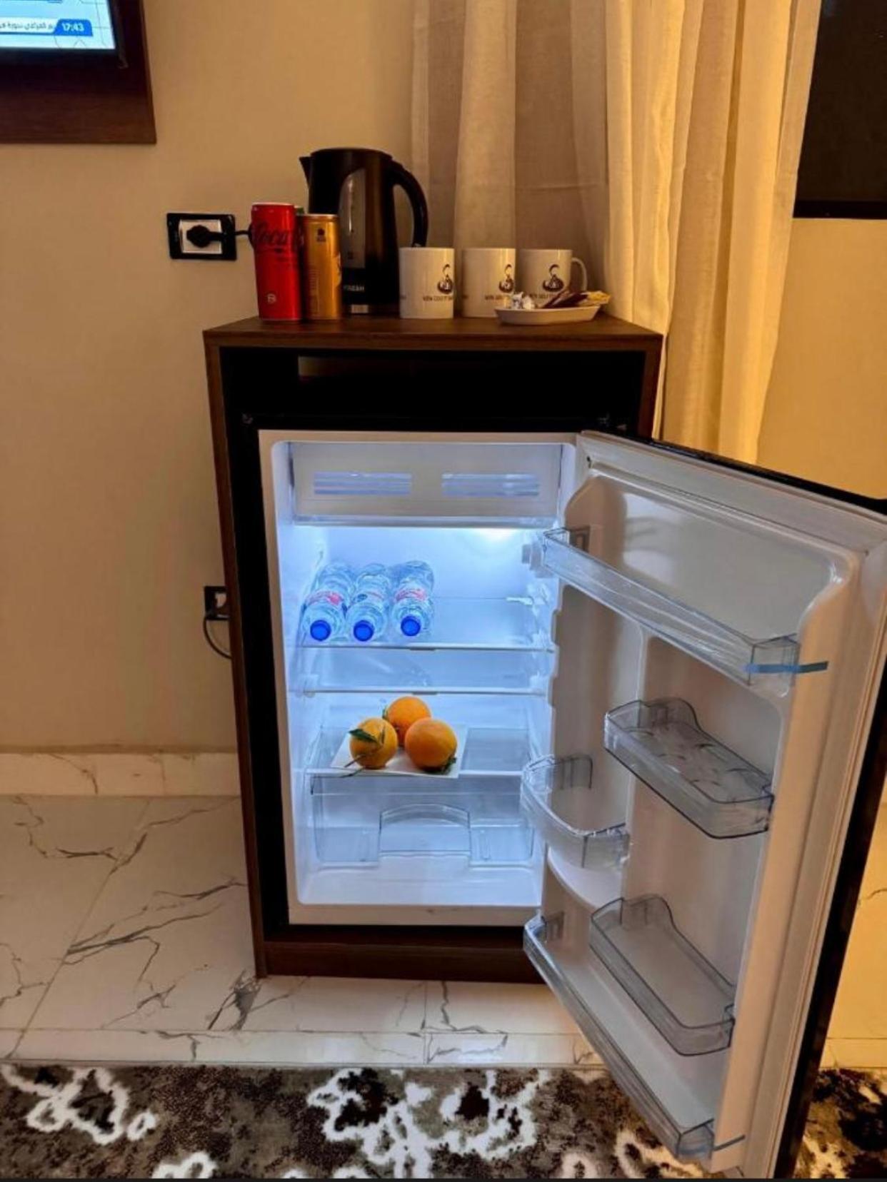 Lyra Pyramids Inn - Photo 44