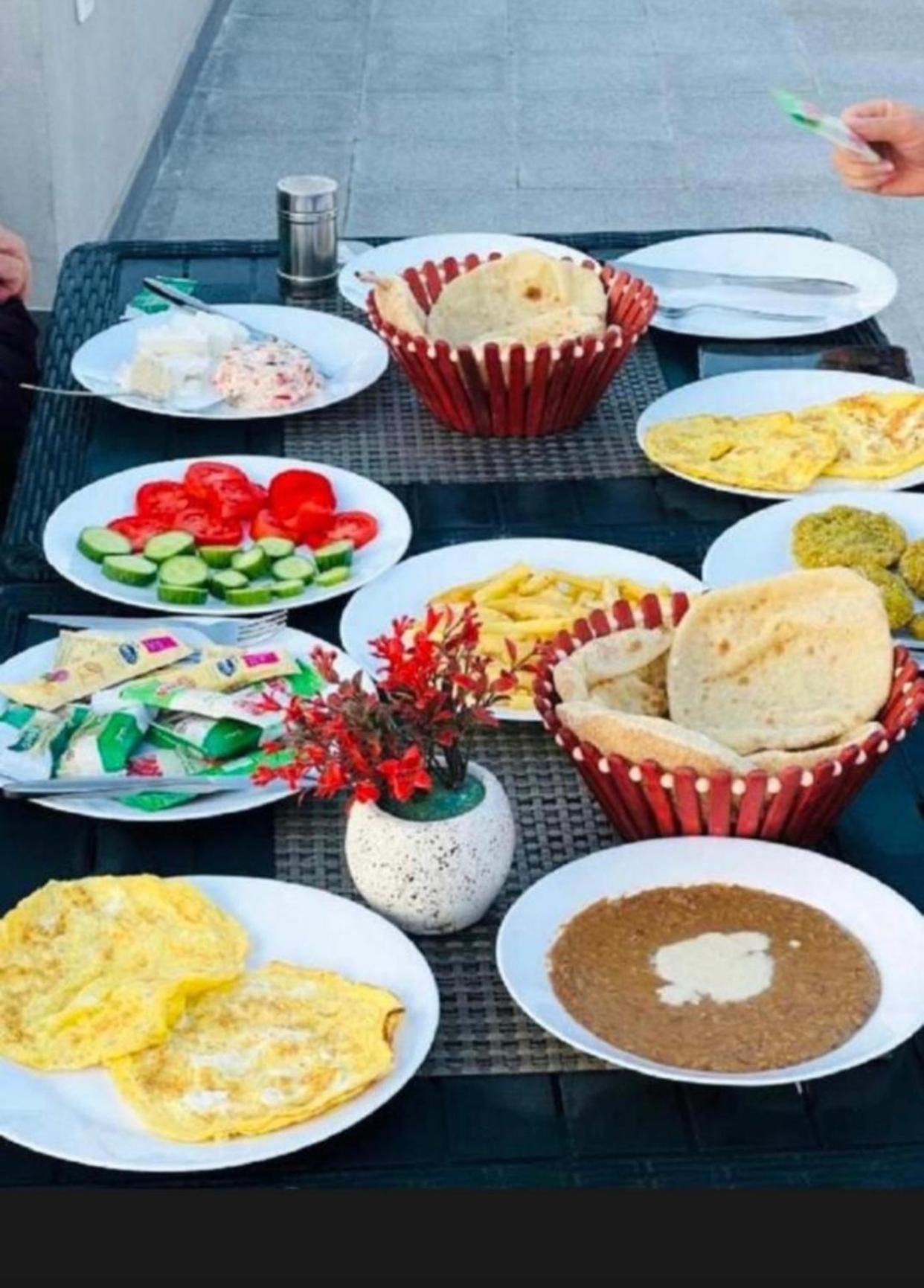 Lyra Pyramids Inn - Photo 37