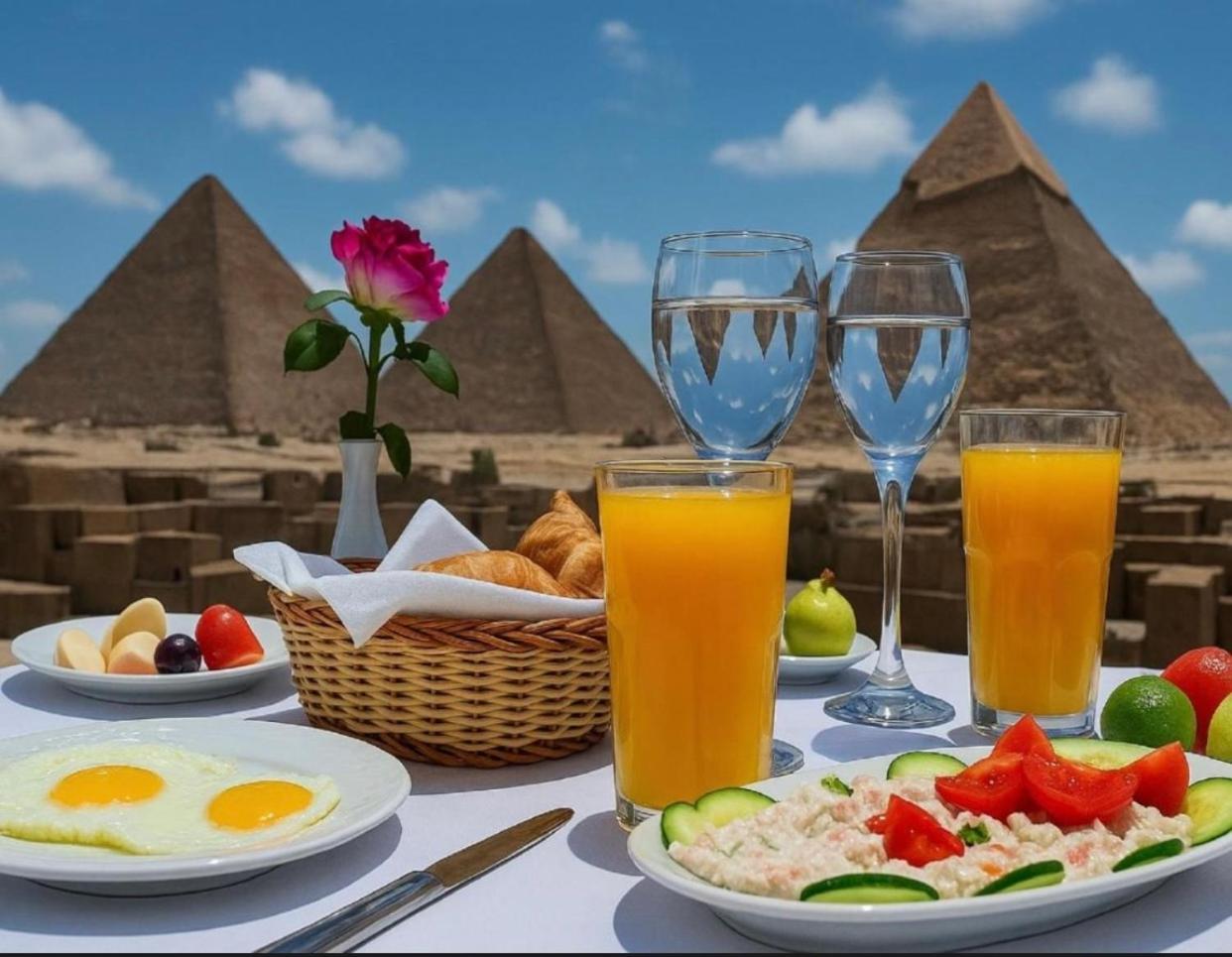 Lyra Pyramids Inn - Photo 5