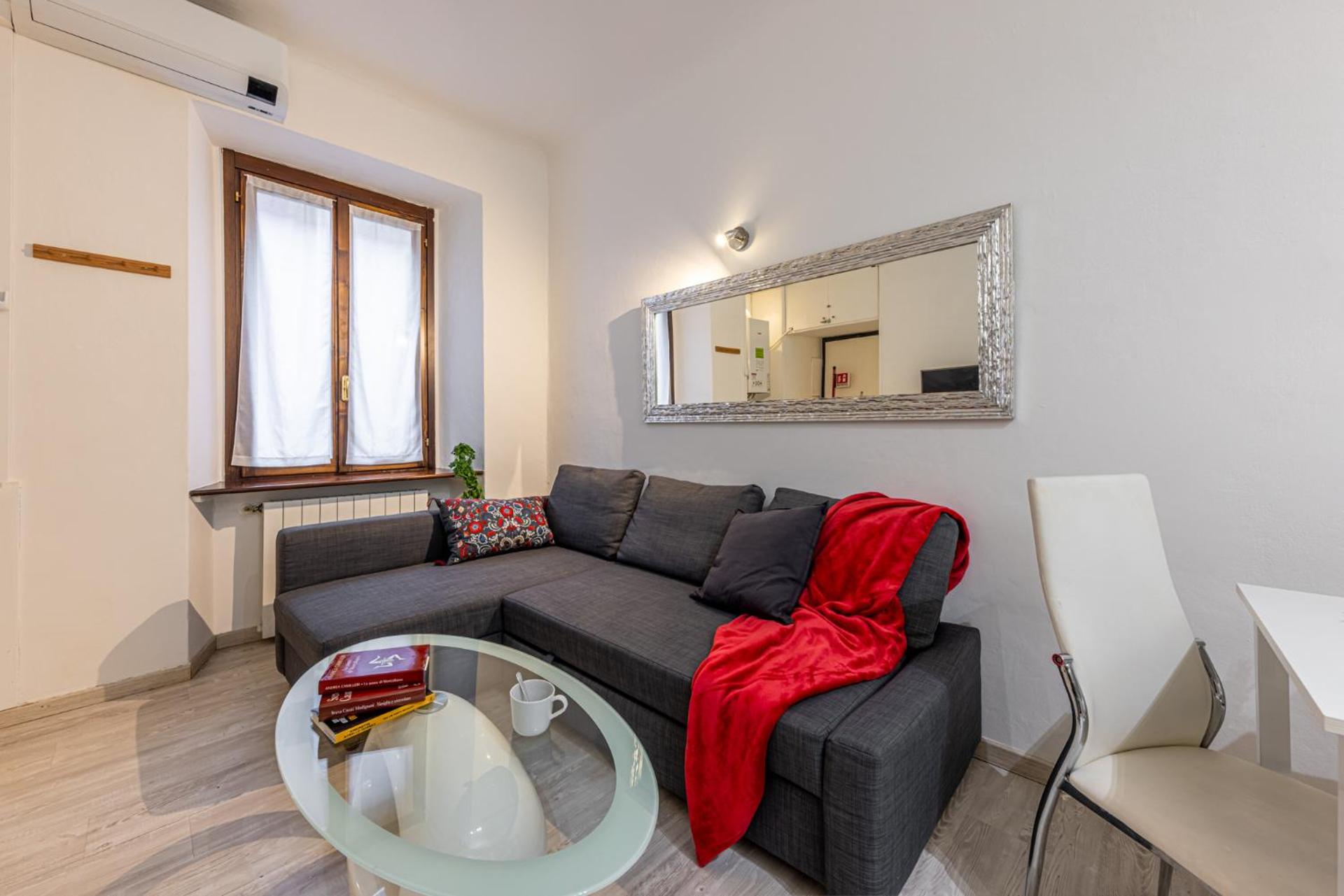 One-Bedroom Apartment - Photo 4