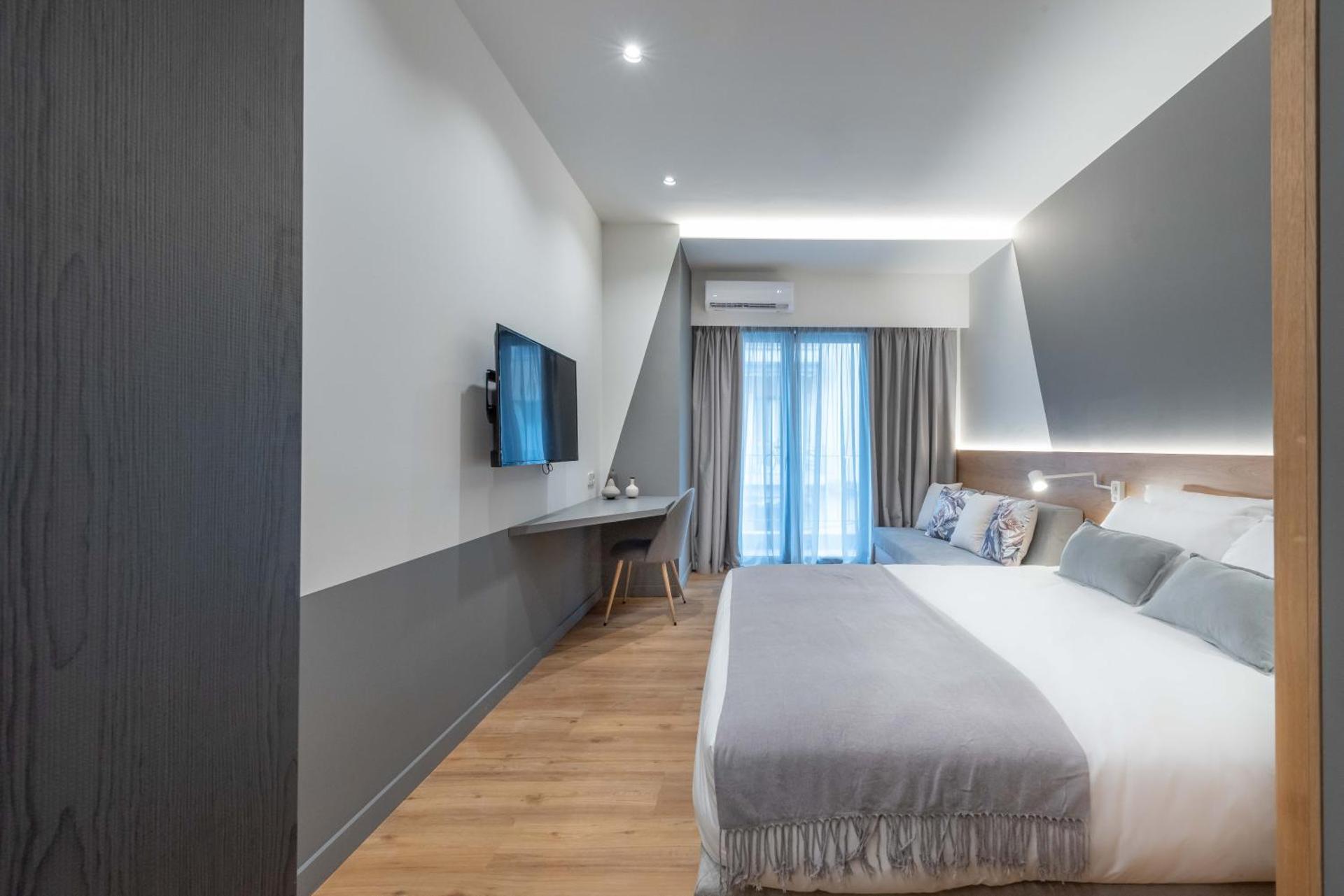 Corto Maltese Boutique - Photo 34