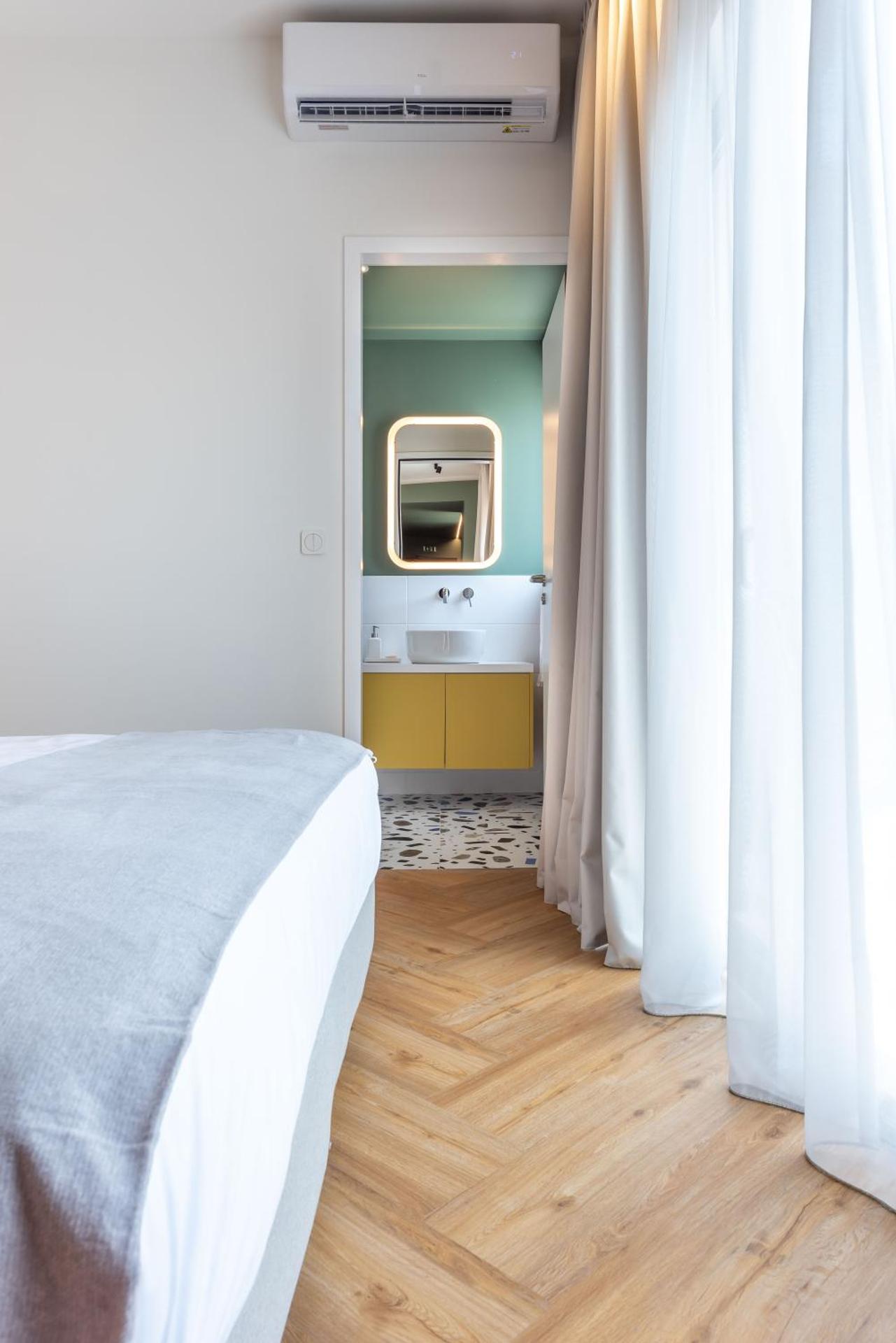 Corto Maltese Boutique - Photo 80