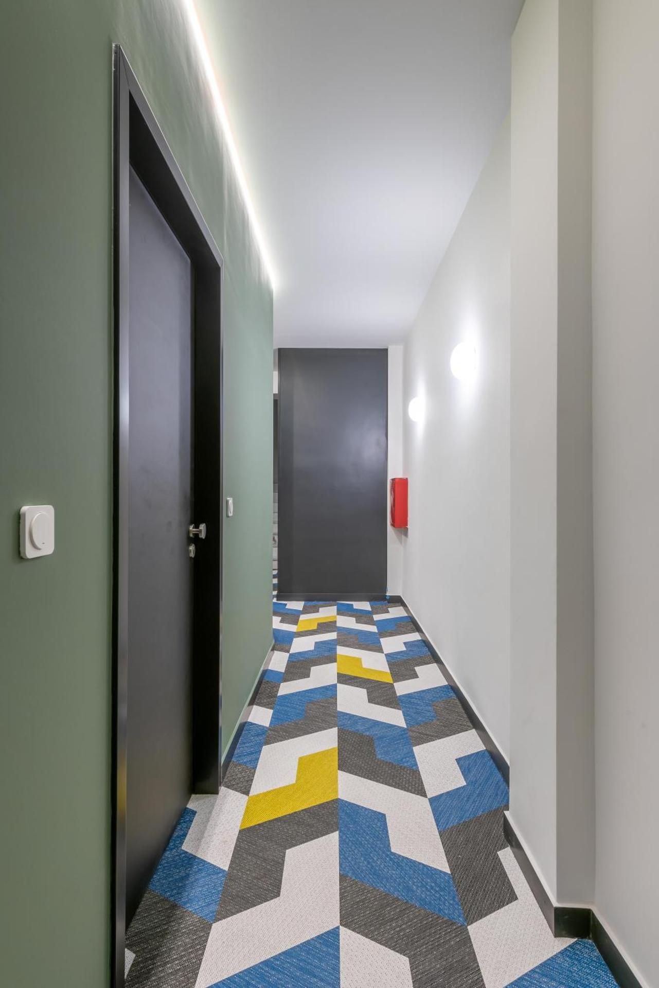 Corto Maltese Boutique - Photo 86