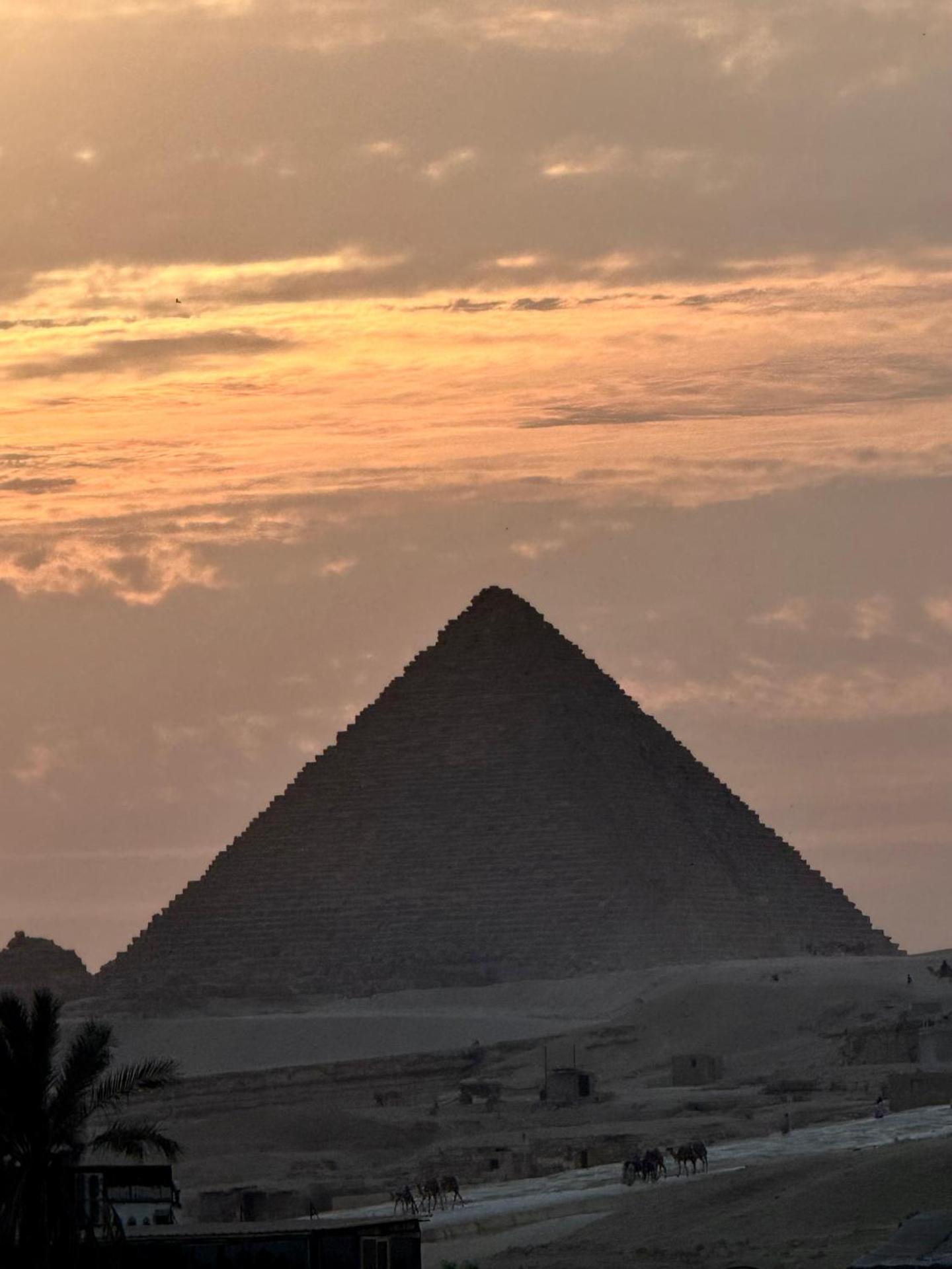 Skyline Pyramids Hotel Inn