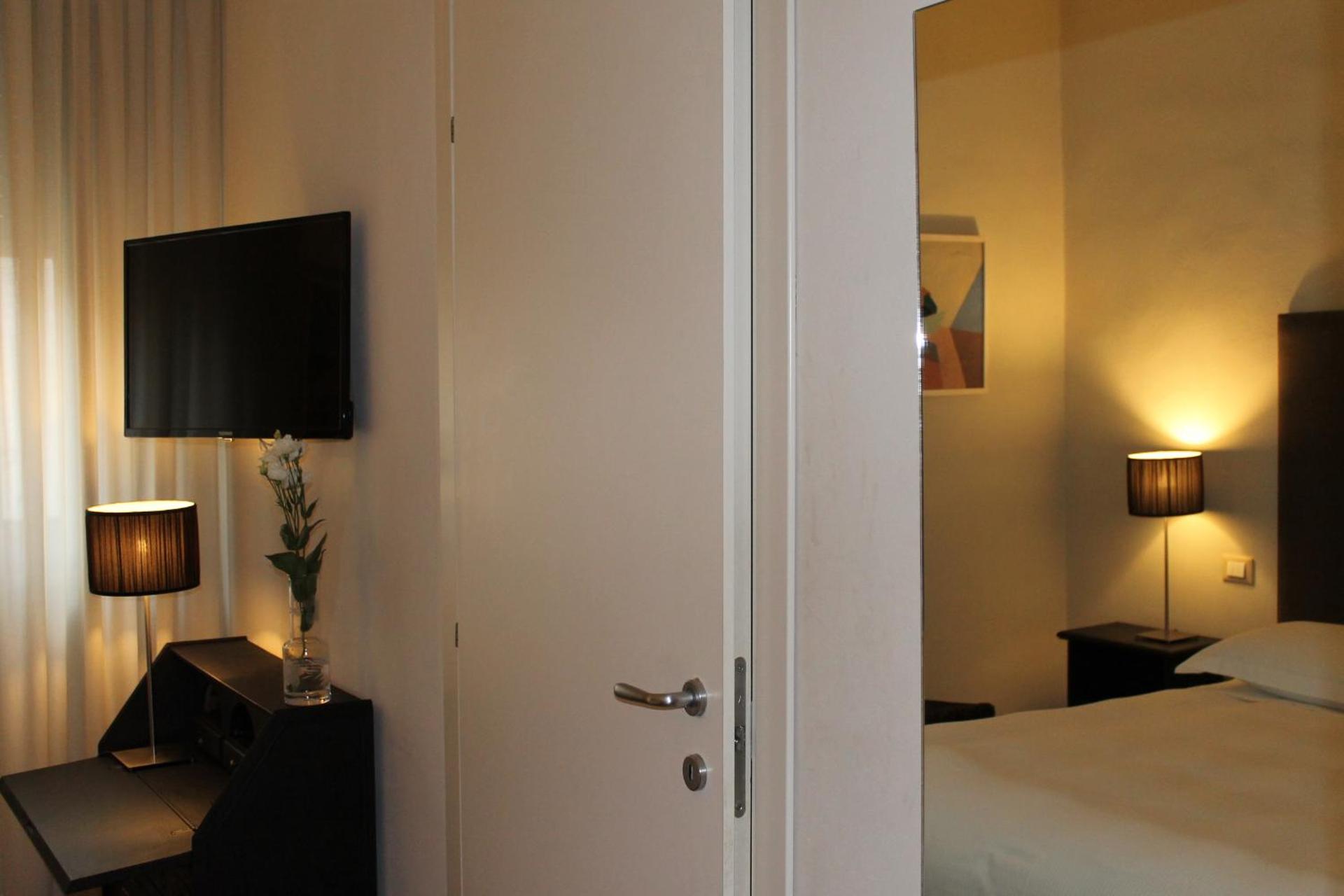 Hotel Touring - Photo 31