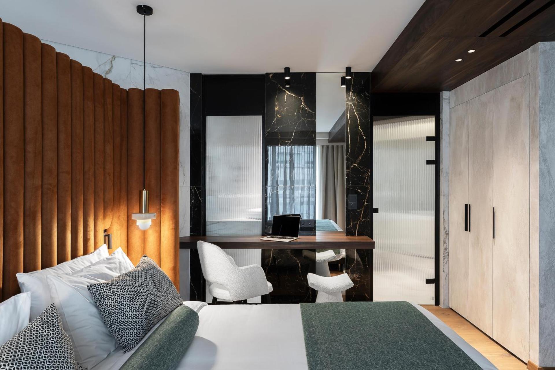 One Bedroom Suite with Executive Lounge Access