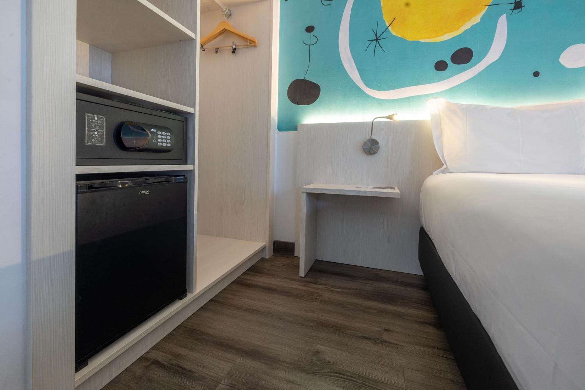 Hotel 3K Barcelona - Photo 166