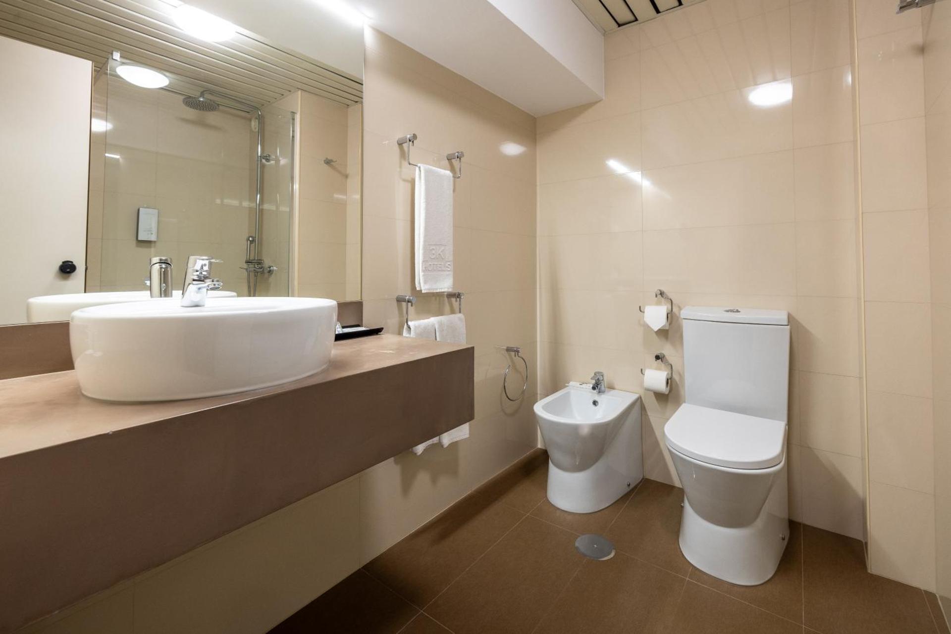 Hotel 3K Barcelona - Photo 150