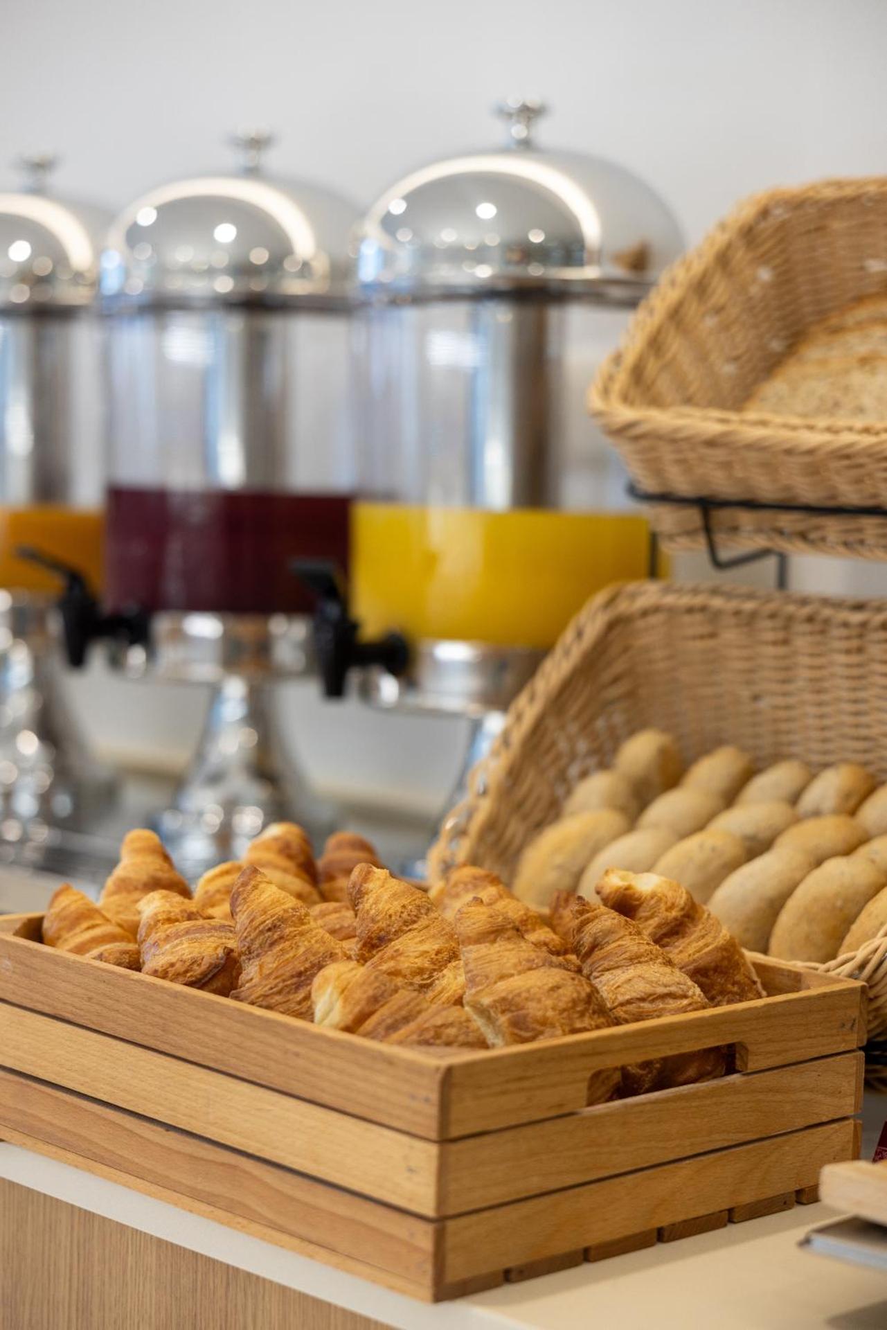 Hotel 3K Barcelona - Photo 190