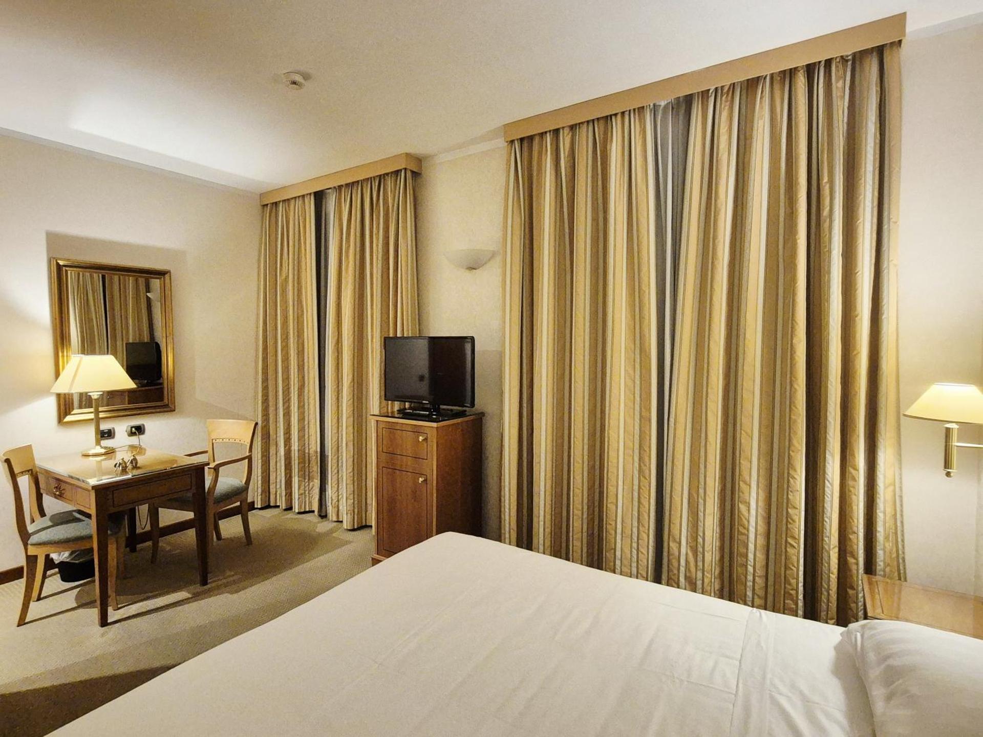 Hotel Excelsior Magenta - Photo 81