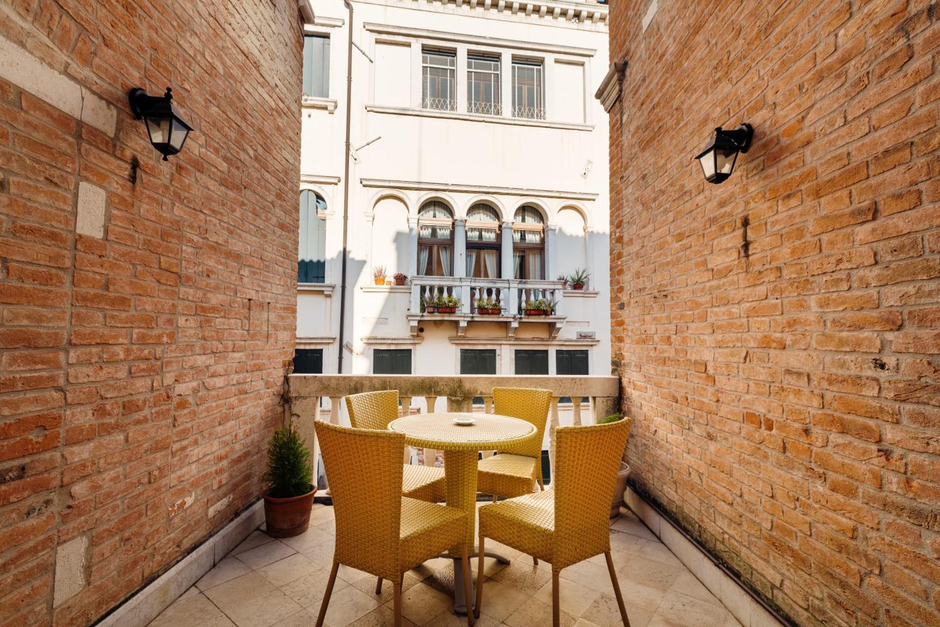 Casa Dei Pittori Venice Apartments - Photo 21