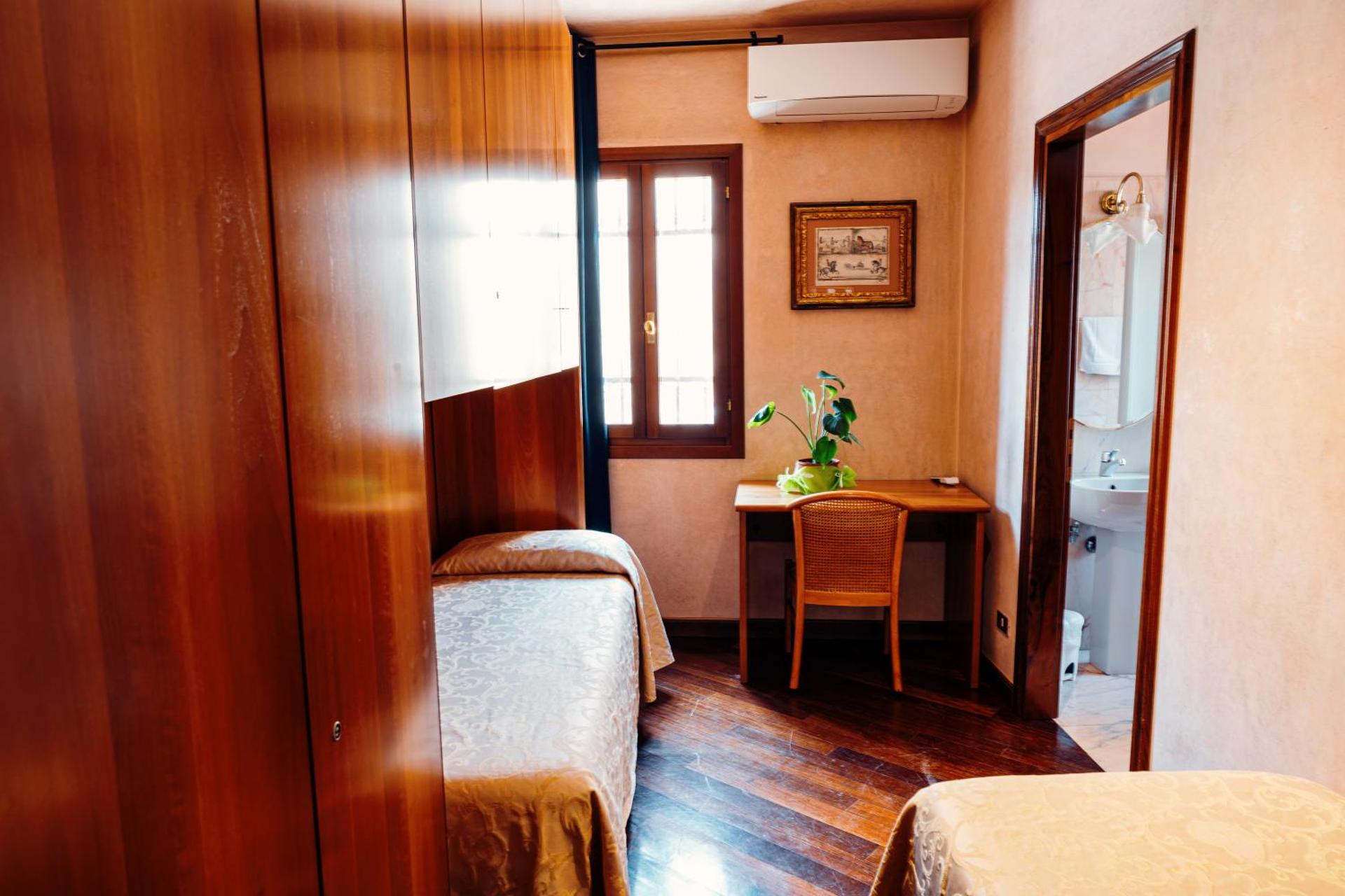 Casa Dei Pittori Venice Apartments - Photo 70