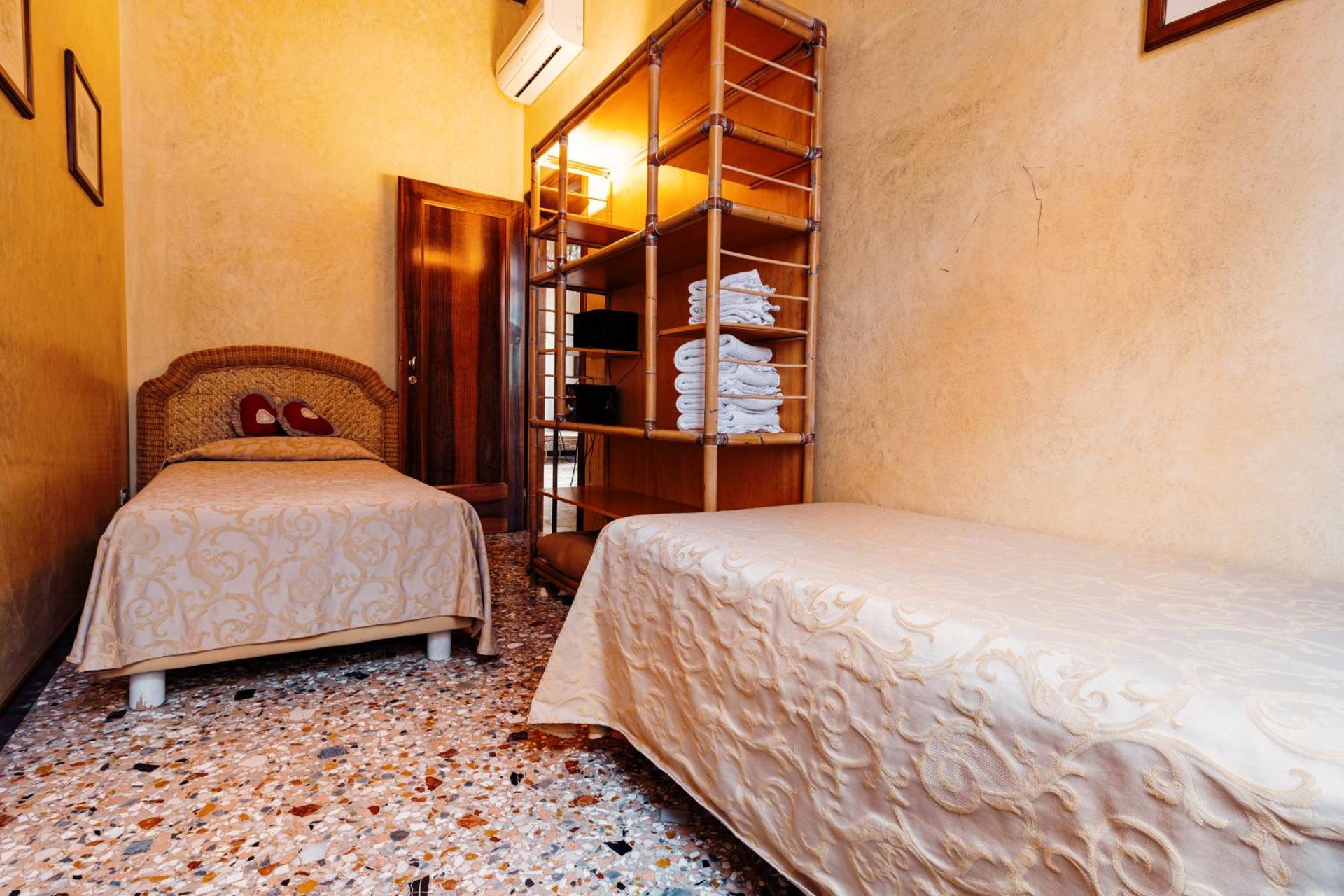 Casa Dei Pittori Venice Apartments - Photo 16