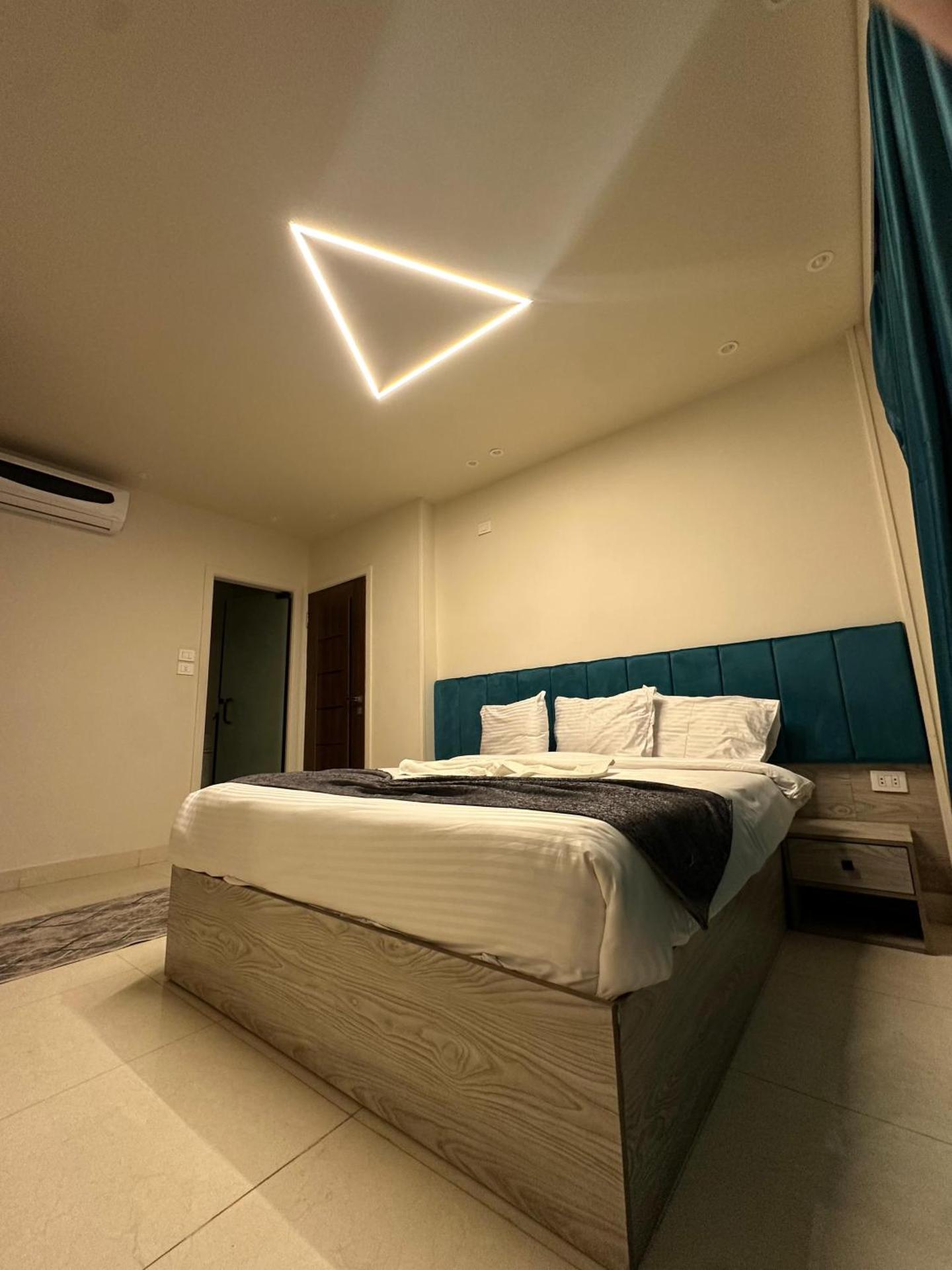 Soho Scarab Pyramids View - Photo 36