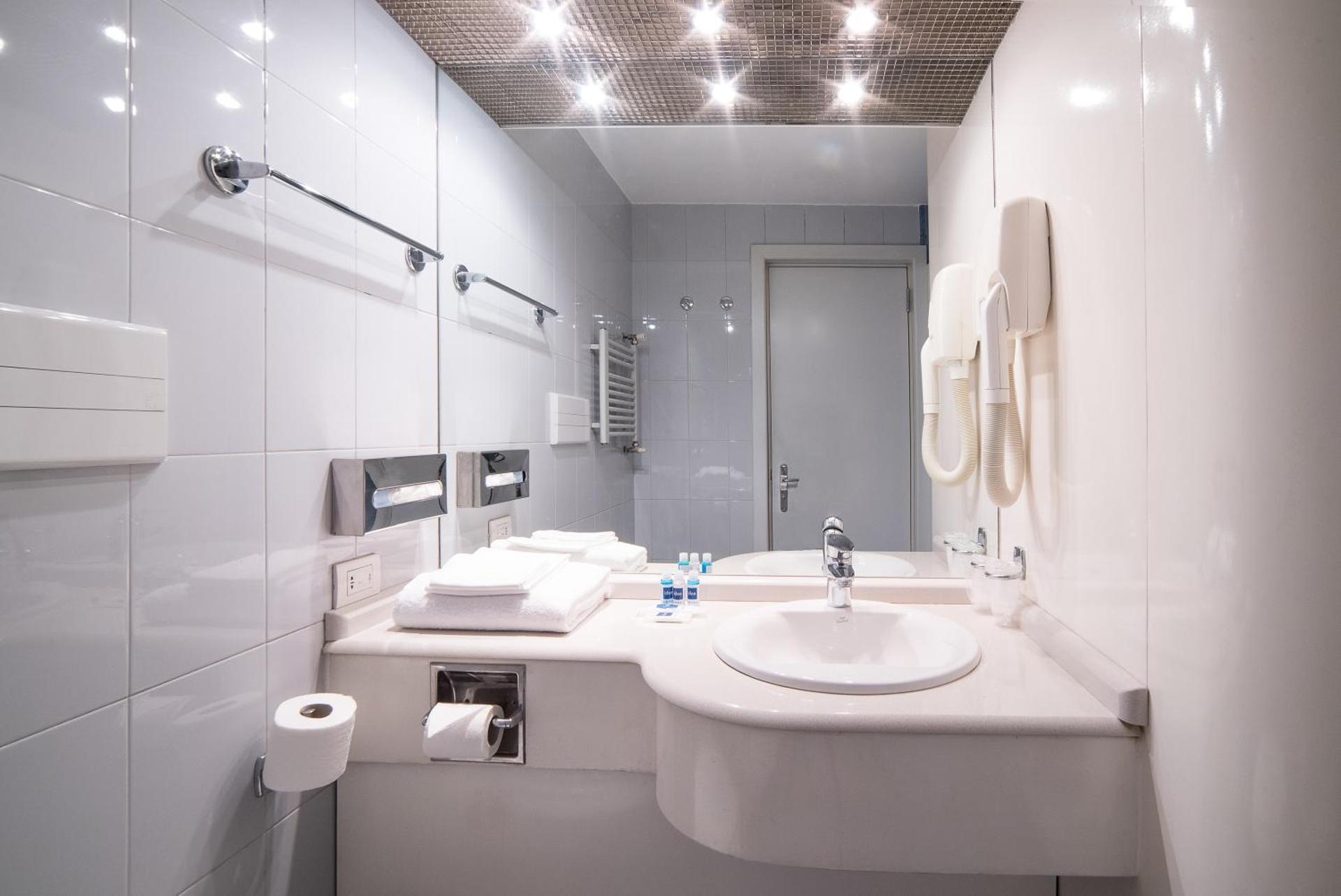 Idea Hotel Piacenza - Photo 35