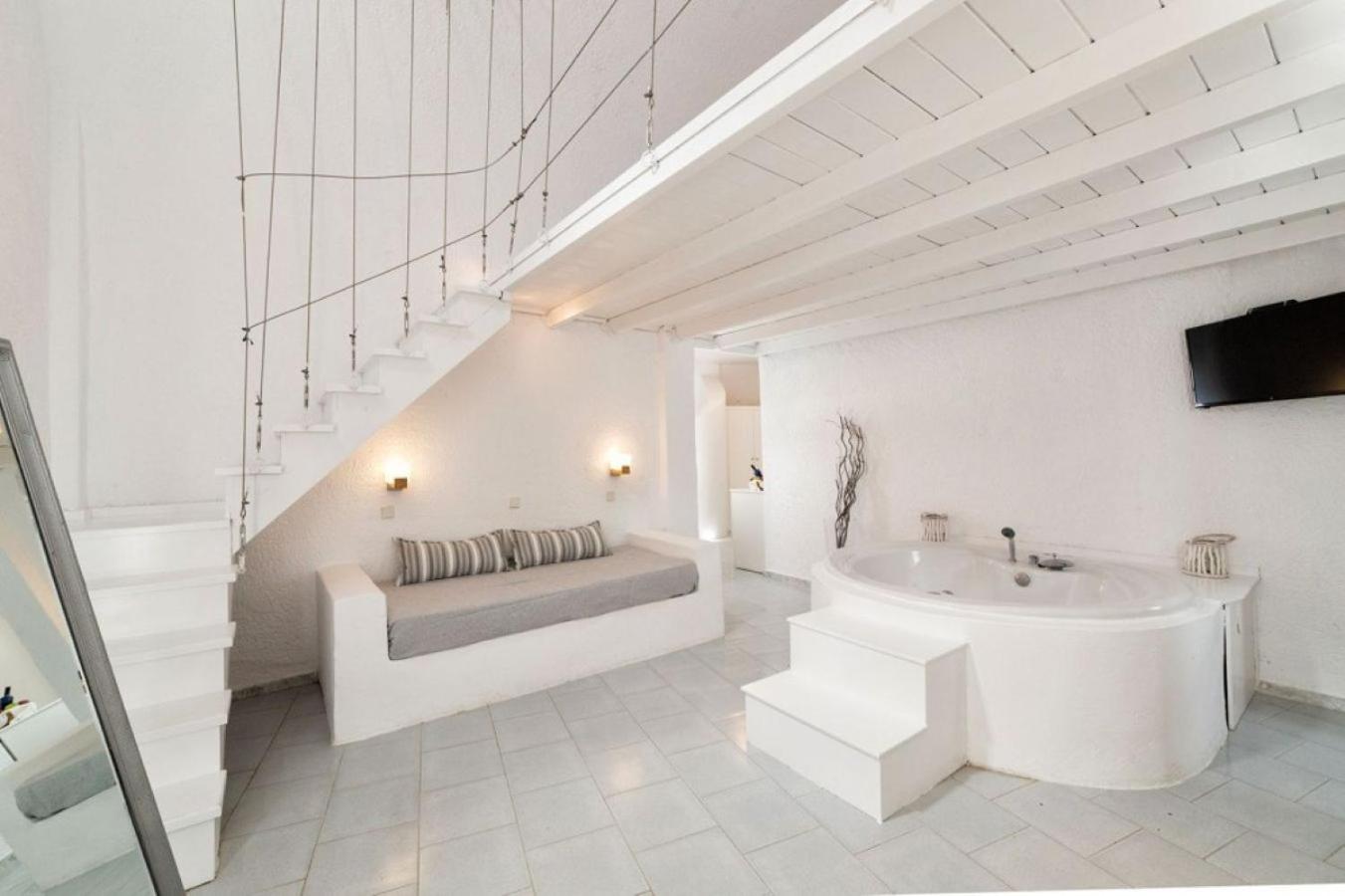 Artemis Suites - Photo 35