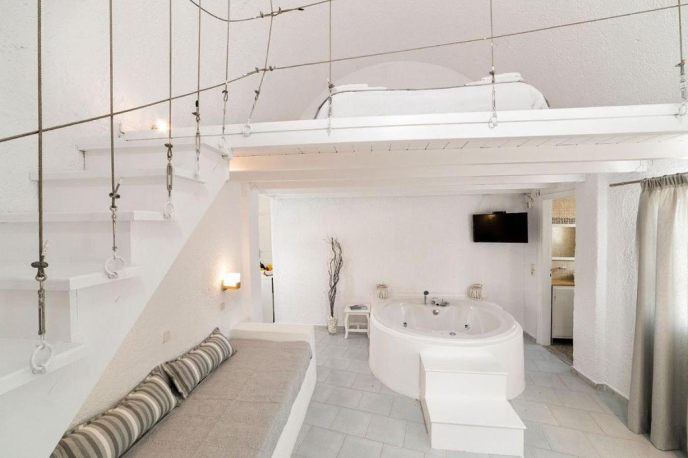 Artemis Suites - Photo 30