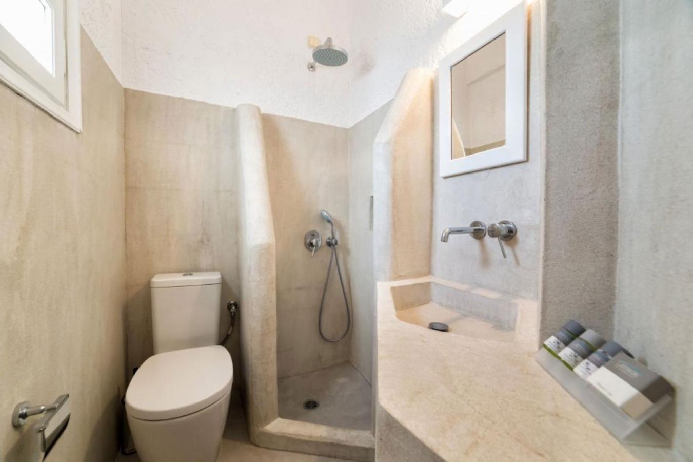 Artemis Suites - Photo 15