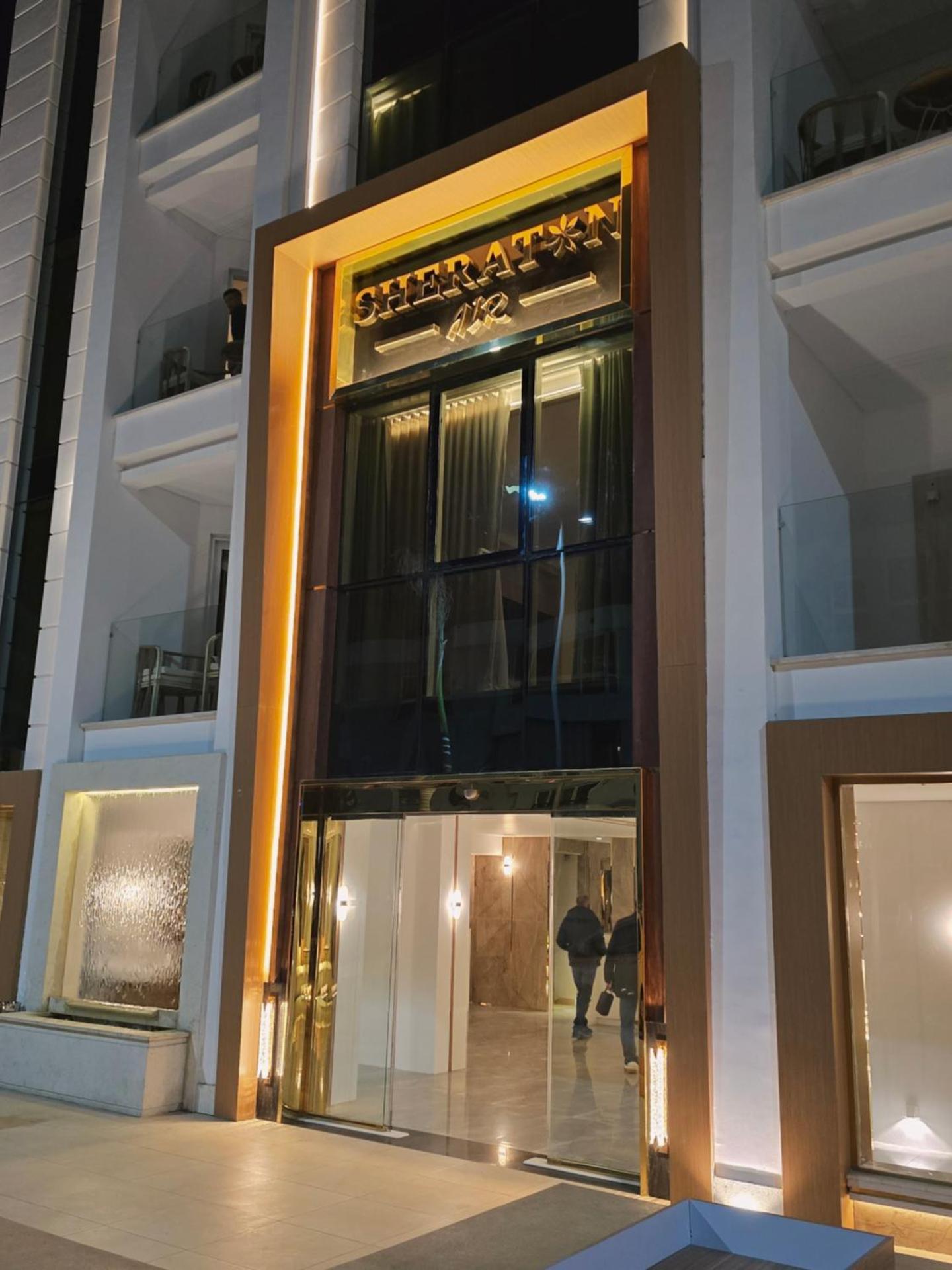 Sheraton Air Hotel - Photo 3