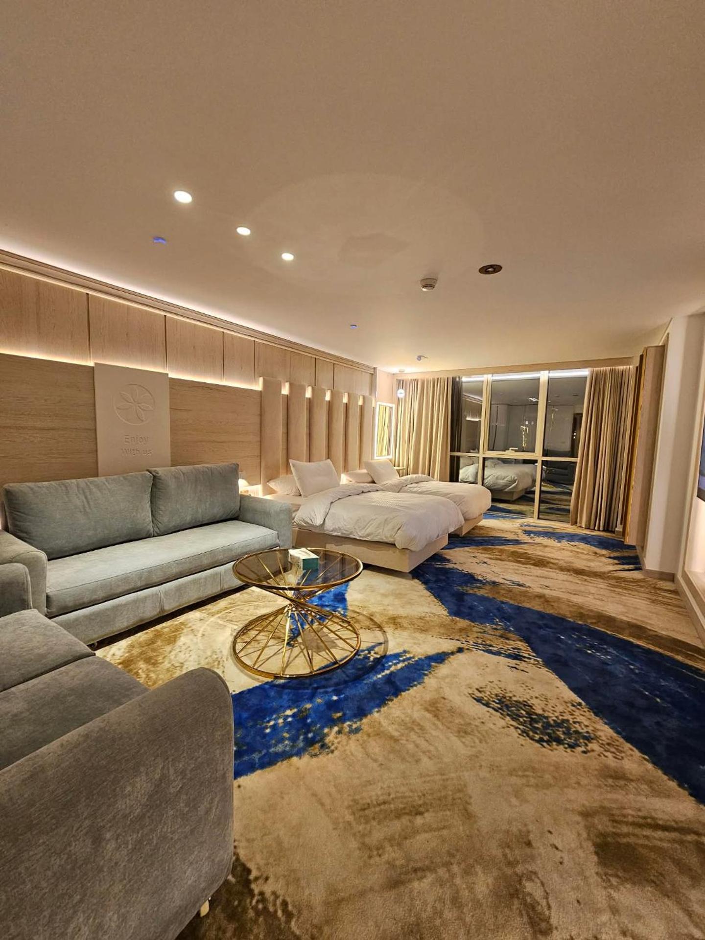 Sheraton Air Hotel - Photo 68