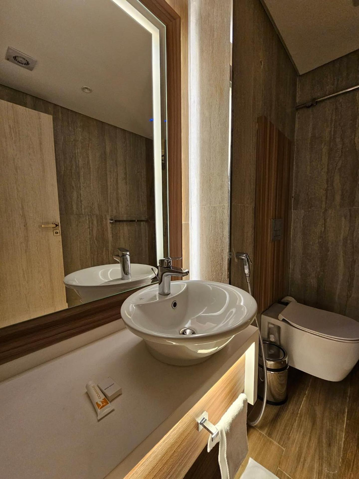 Sheraton Air Hotel - Photo 32