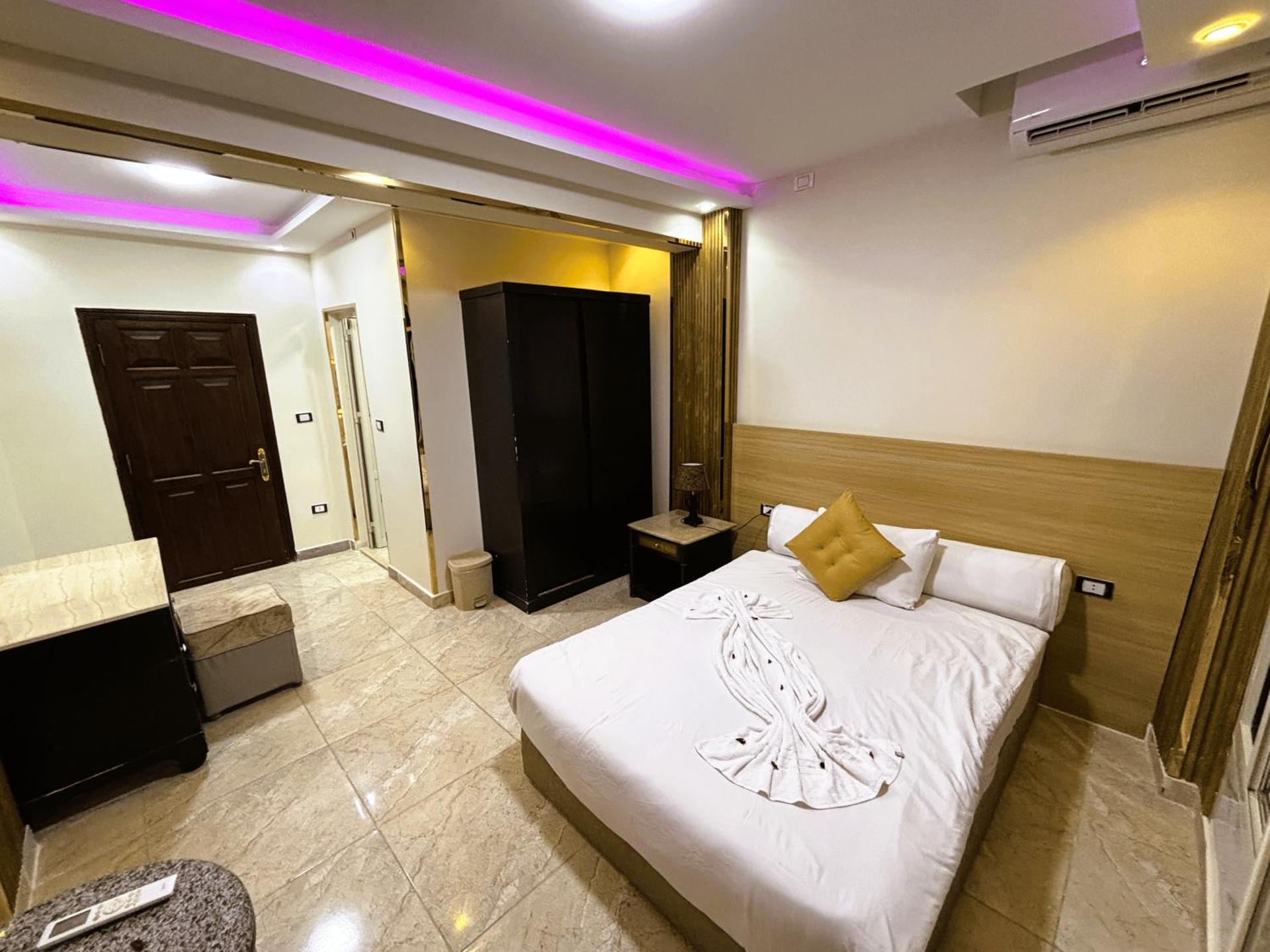 Nisut Pyramids Hotel - Photo 4