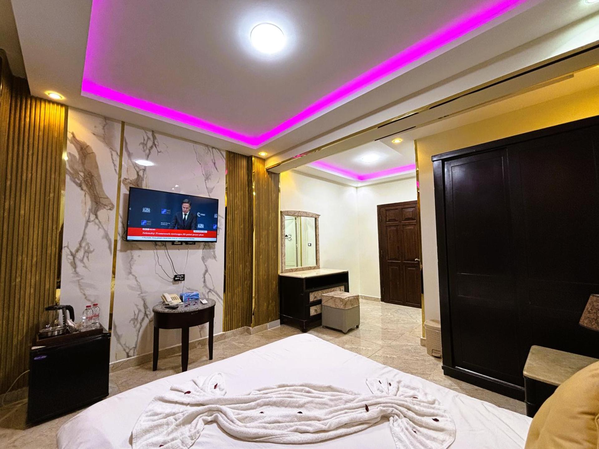 Nisut Pyramids Hotel - Photo 5