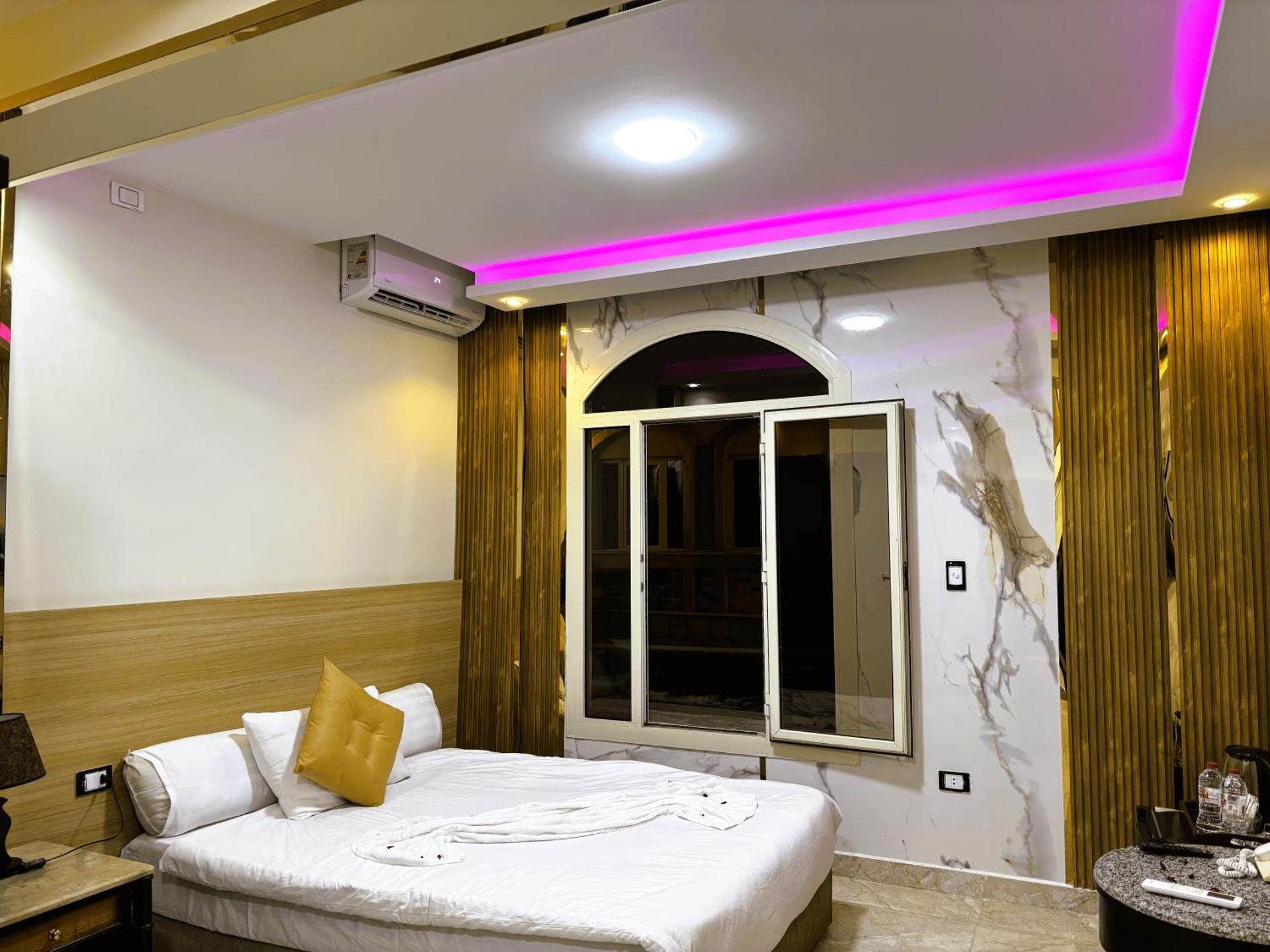 Nisut Pyramids Hotel - Photo 10