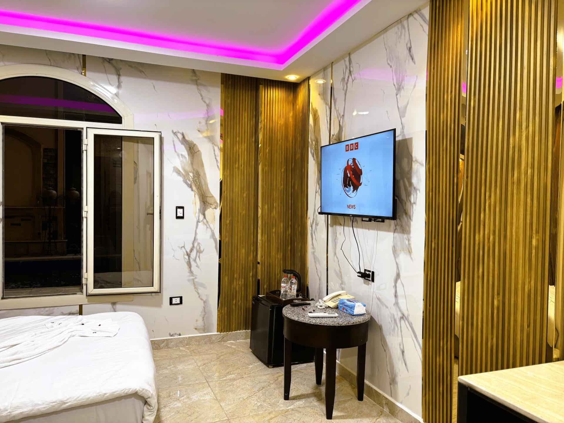 Nisut Pyramids Hotel - Photo 8