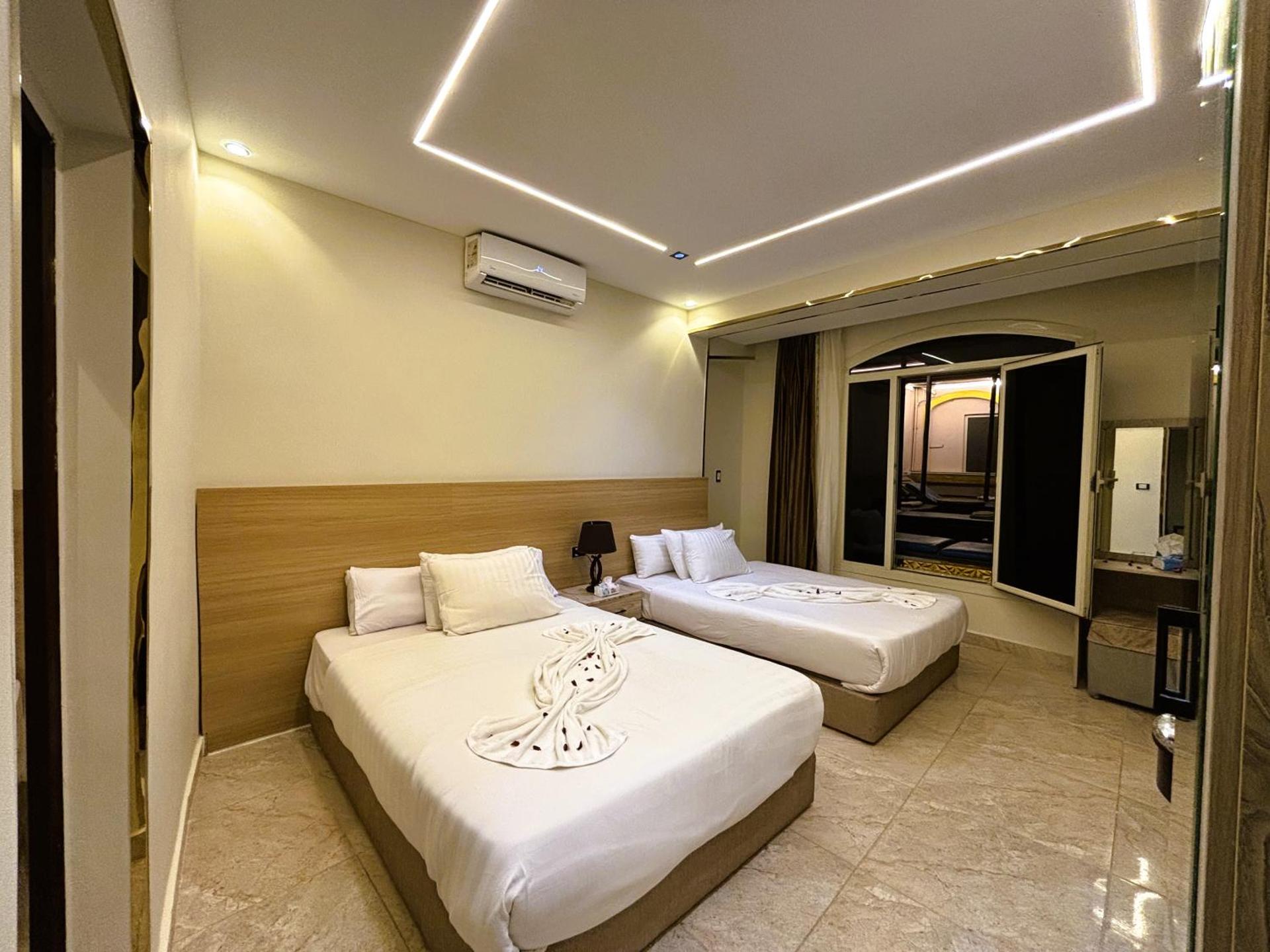 Nisut Pyramids Hotel - Photo 22