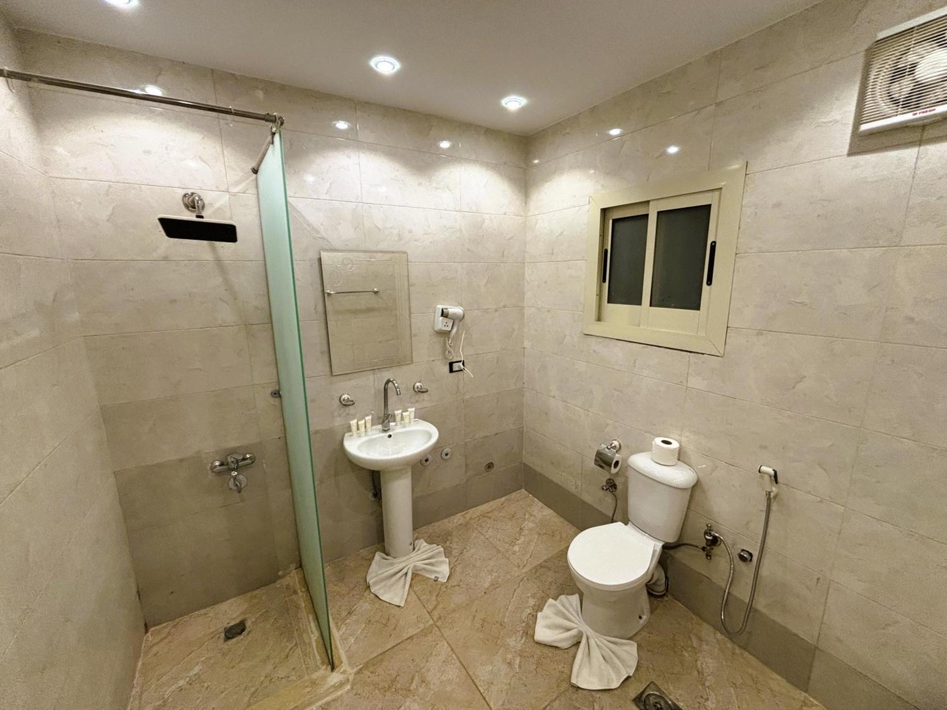 Nisut Pyramids Hotel - Photo 23