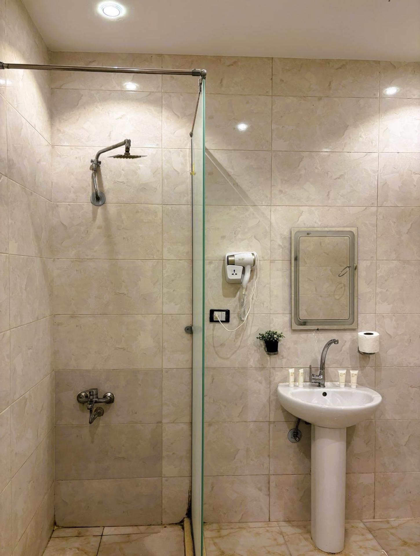 Nisut Pyramids Hotel - Photo 36