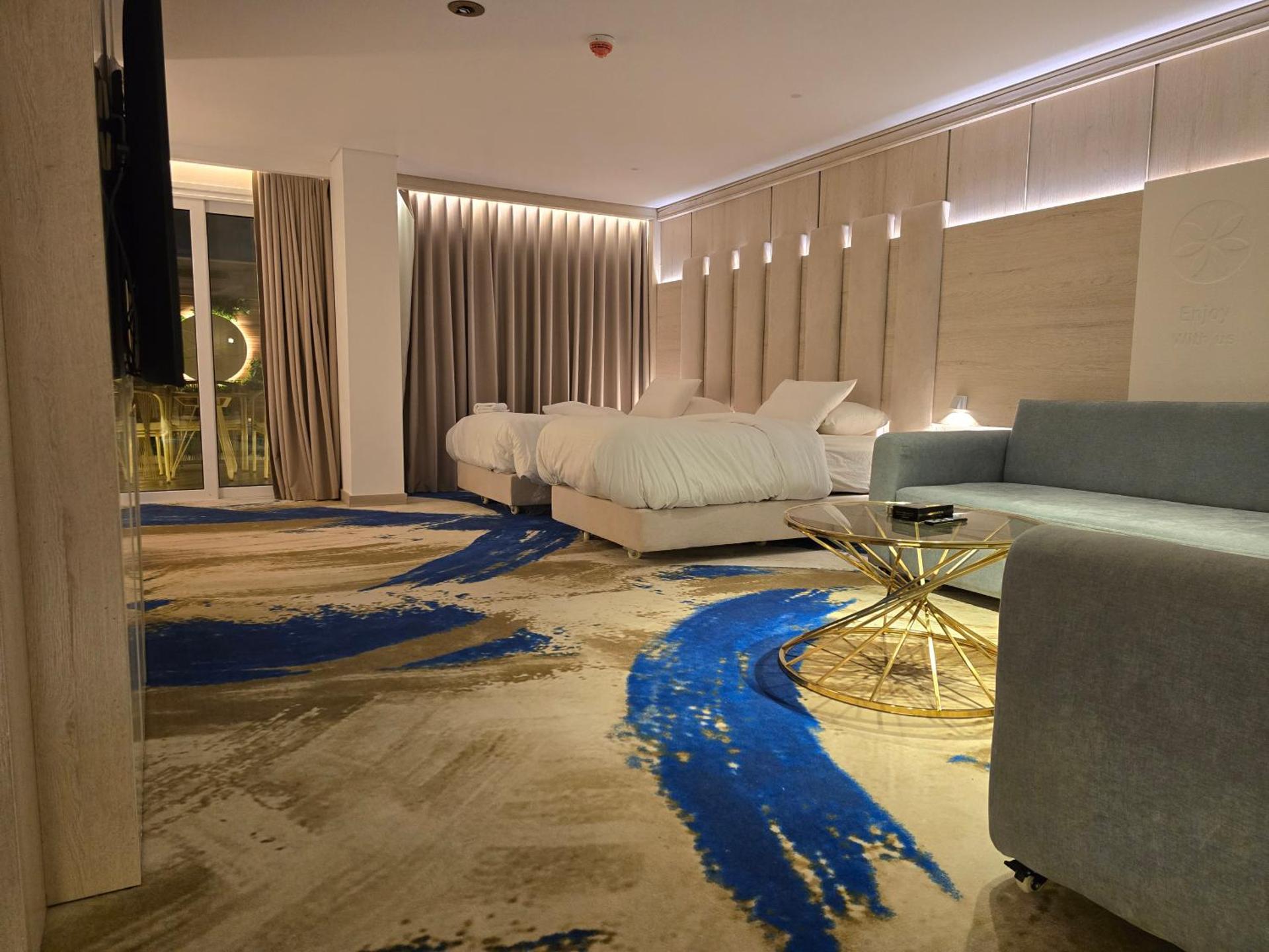 Sheraton Air Hotel - Photo 61