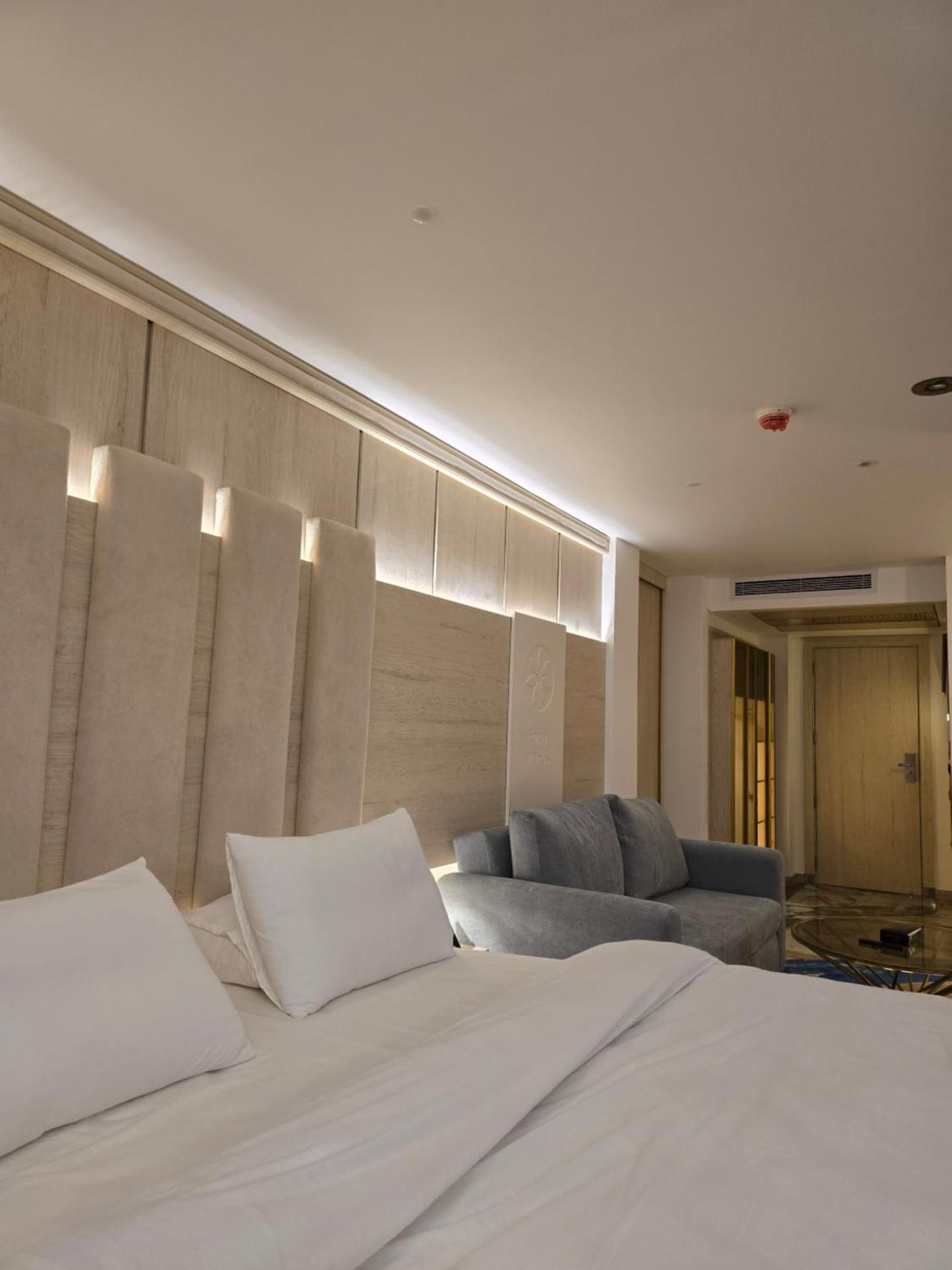 Sheraton Air Hotel - Photo 62