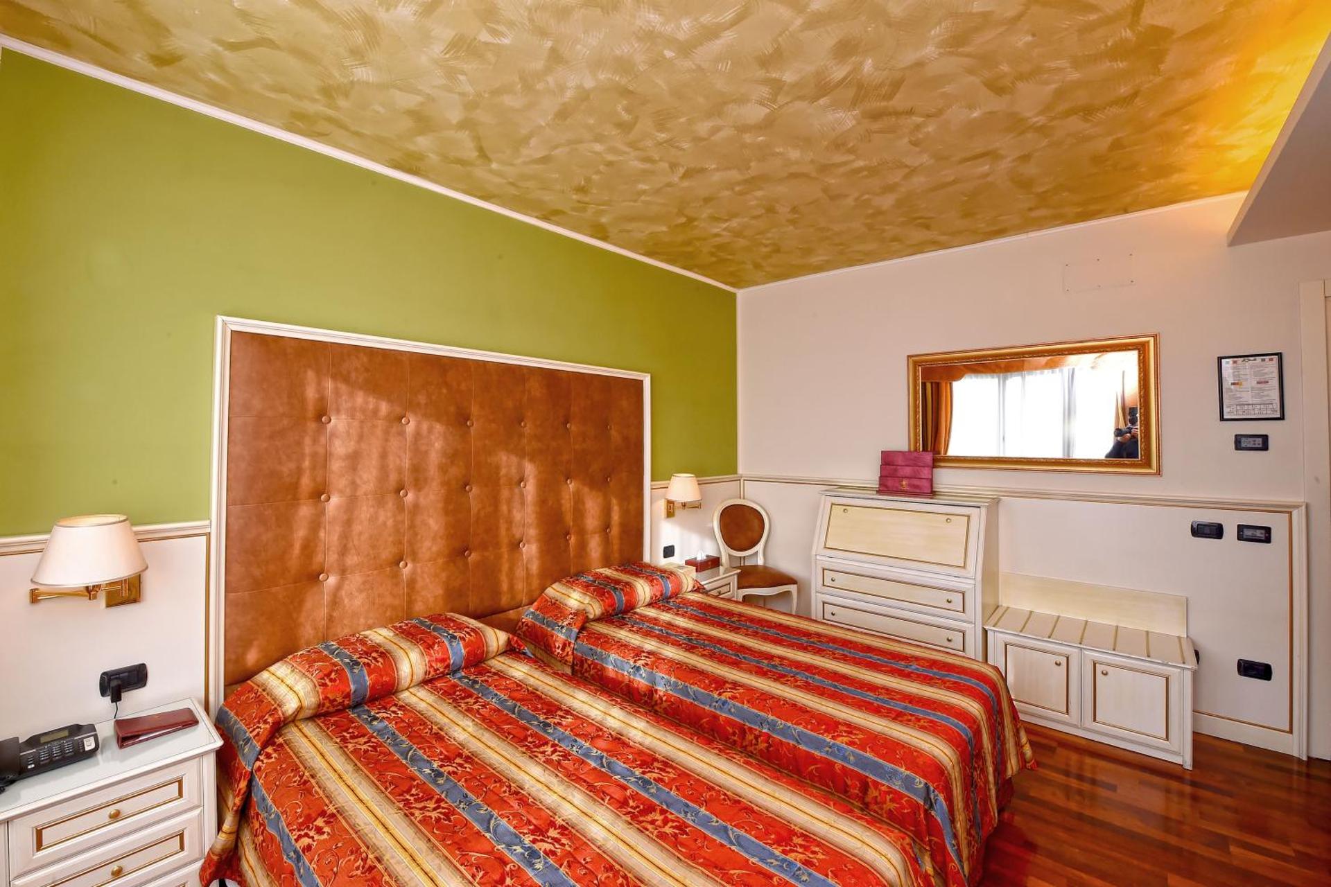 LVG Hotel Collection - La Bussola - Photo 12