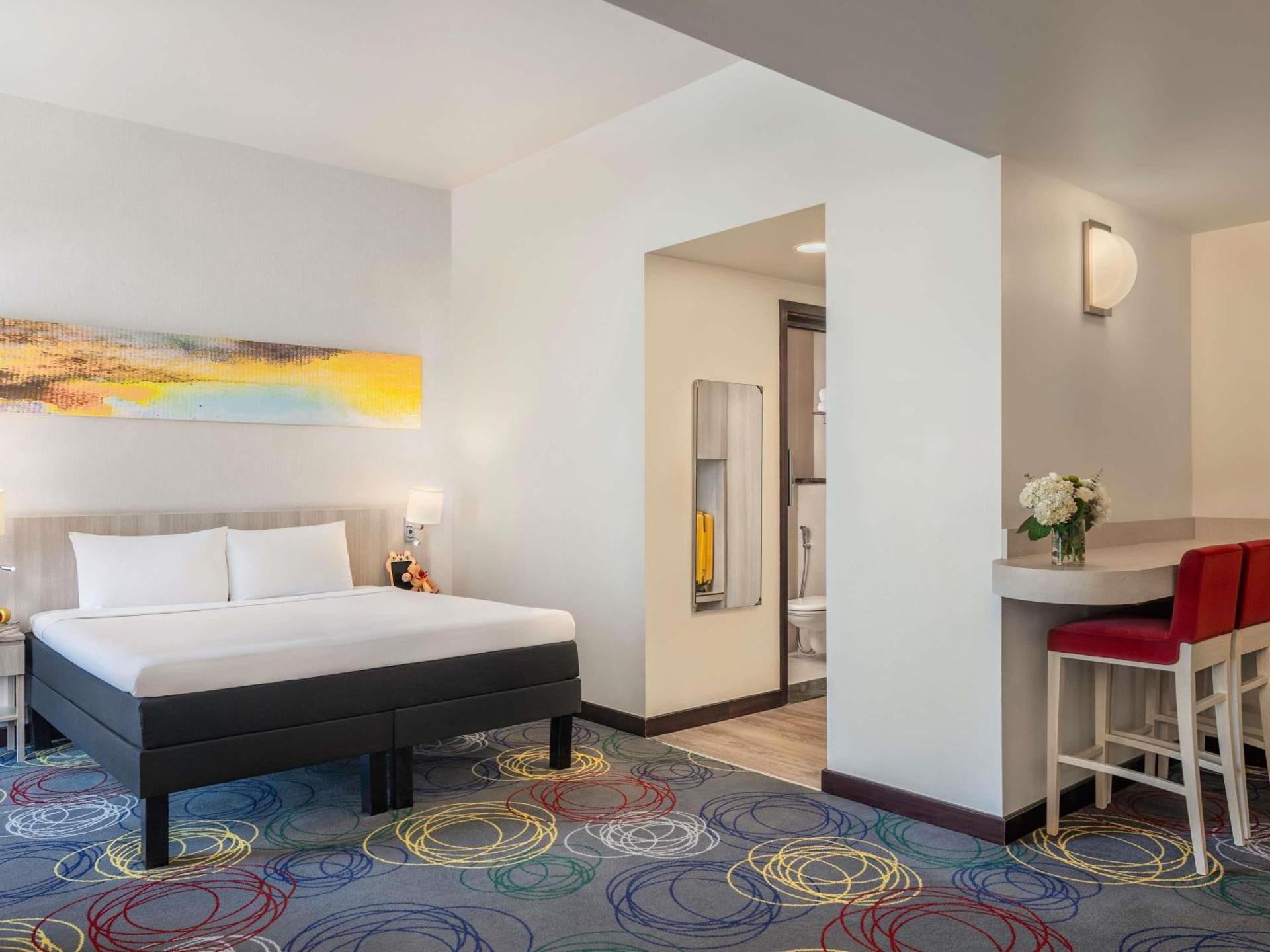 Ibis Styles Dragon Mart Dubai - Photo 15