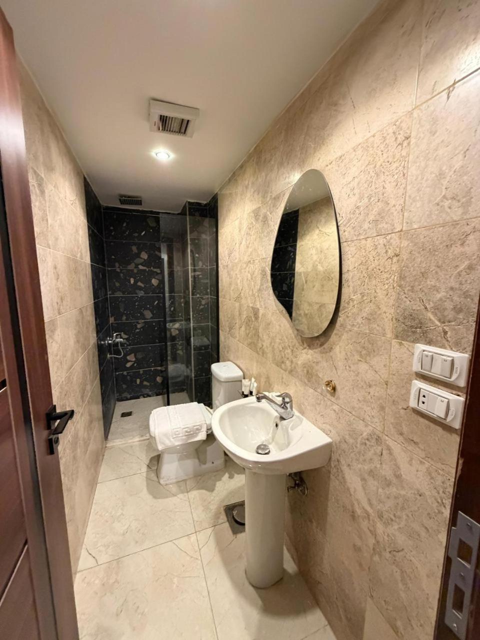 Golden Pyramids Crown - Photo 40