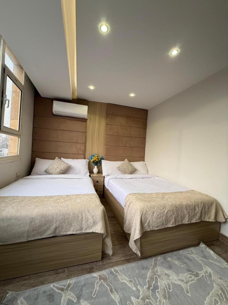 Golden Pyramids Crown - Photo 39