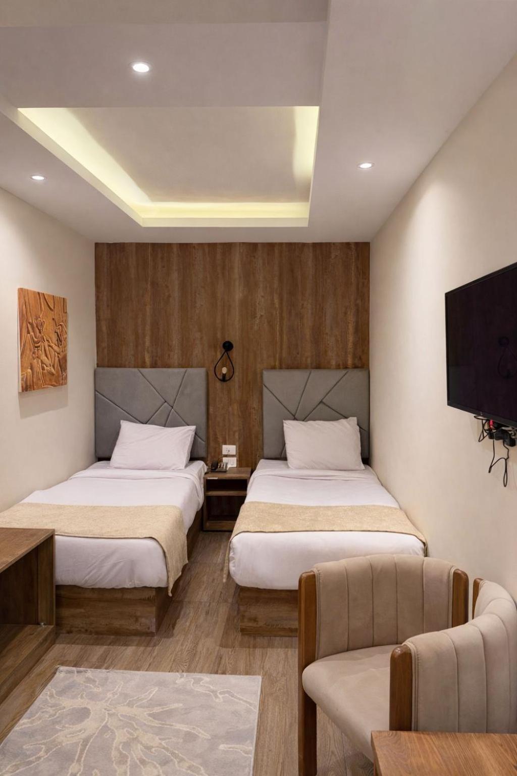 Golden Pyramids Crown - Photo 38