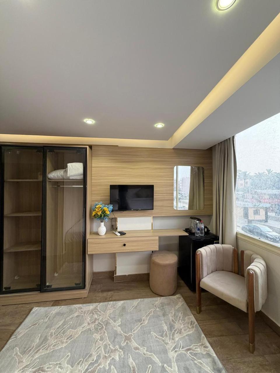 Golden Pyramids Crown - Photo 37