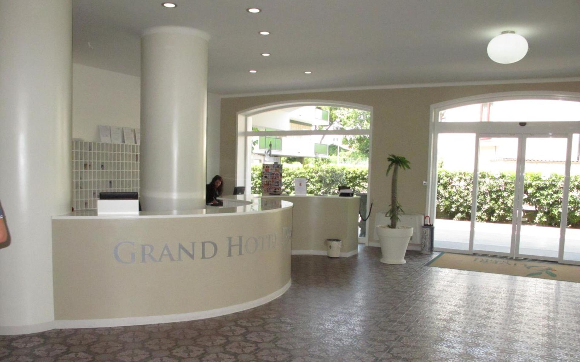 Grand Hotel Don Juan - Photo 12