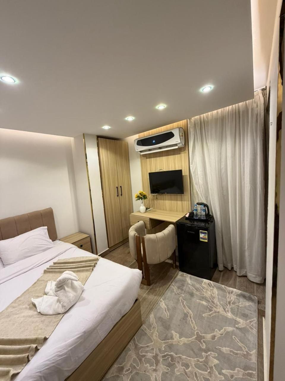 Golden Pyramids Crown - Photo 58