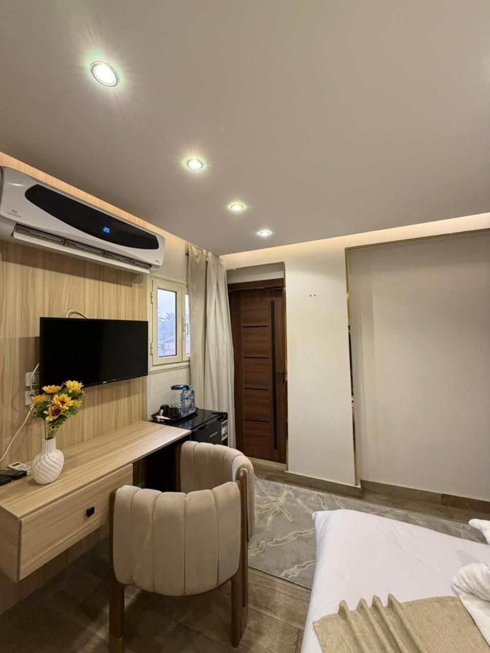 Golden Pyramids Crown - Photo 56