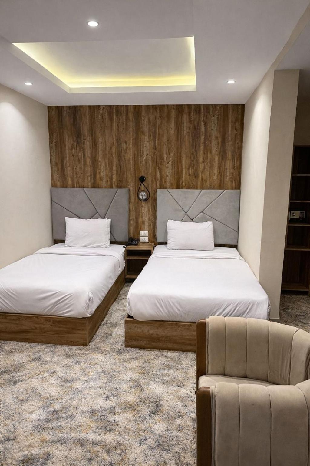 Golden Pyramids Crown - Photo 61